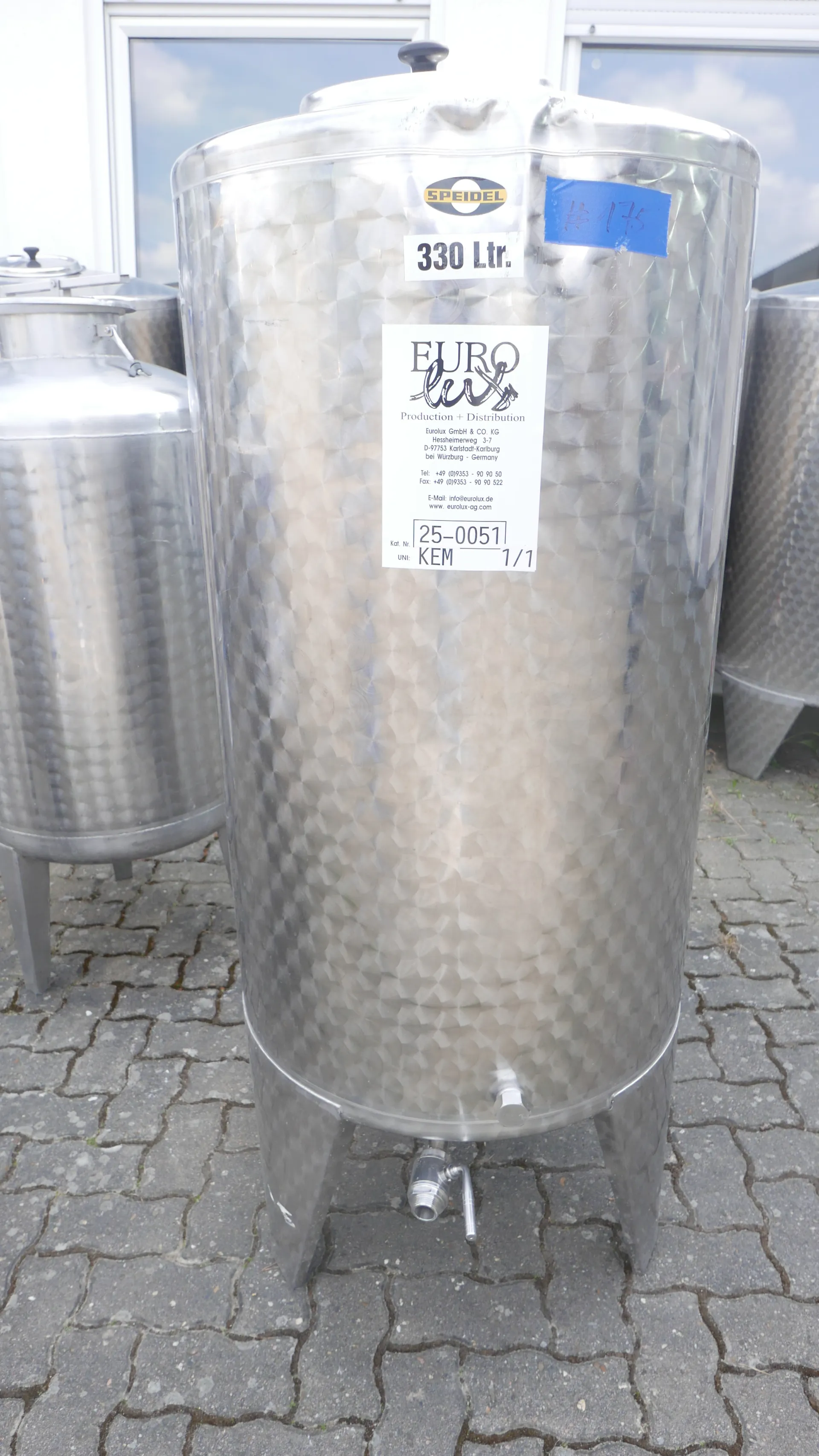 25-0051 330 Liter Weintank