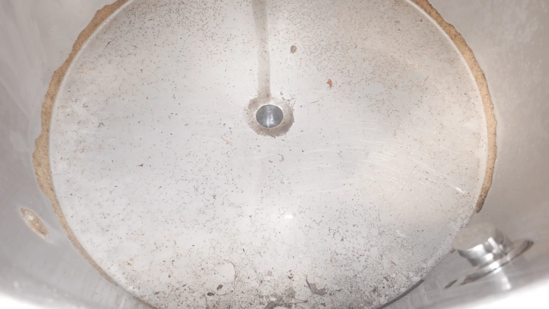 25-0052 1.100 Liter Weintank