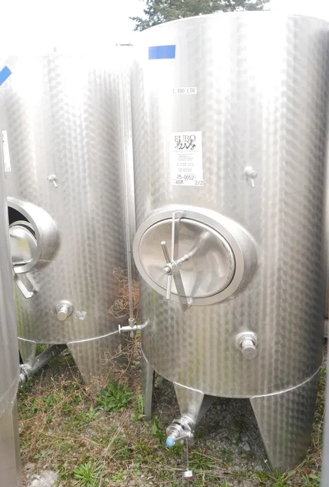25-0052 1.100 Liter Weintank