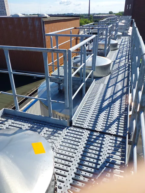 120.000 Liter Gresser 3 bar Drucktank isoliert