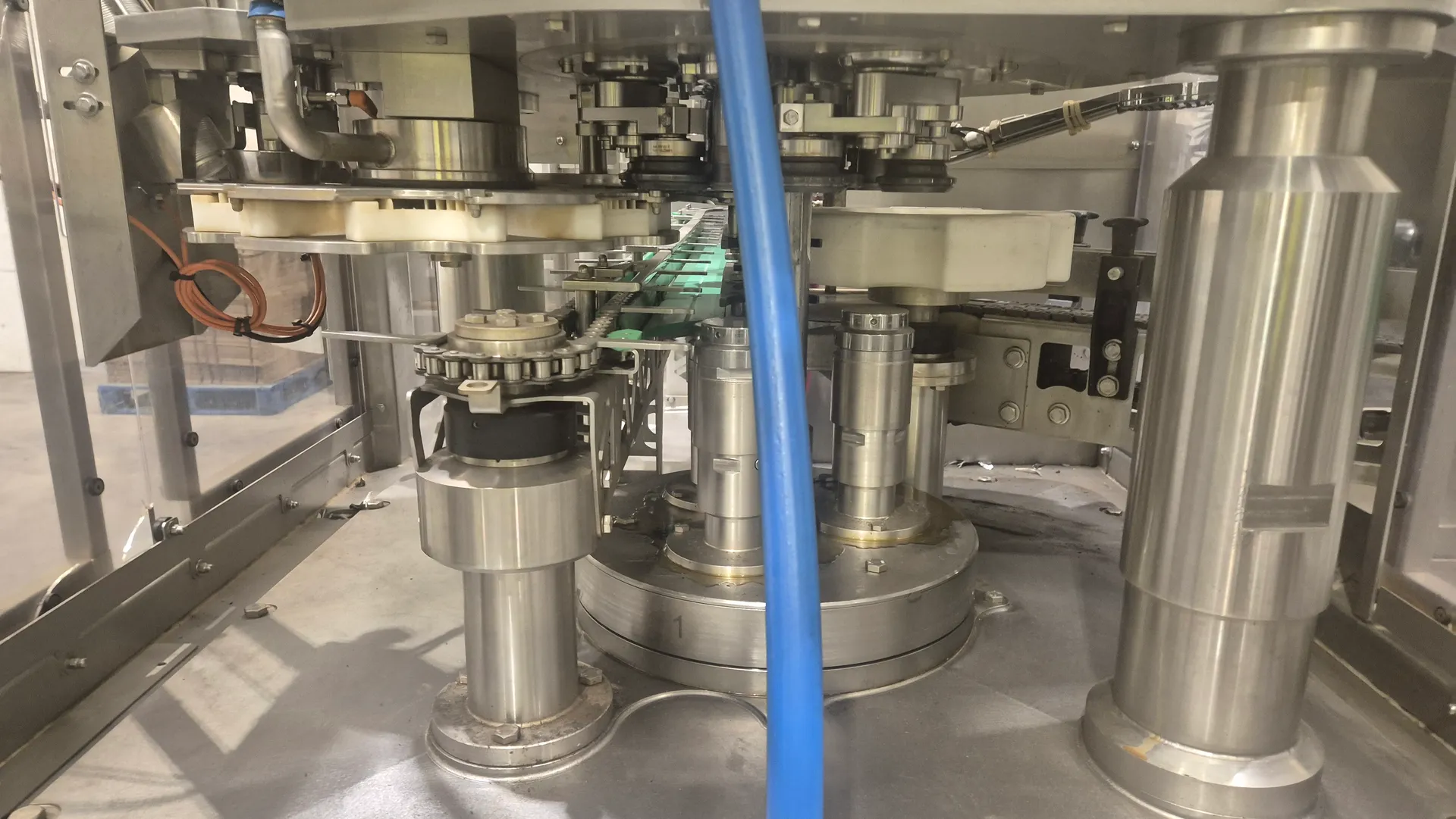 Can filling line for beer and CSD 