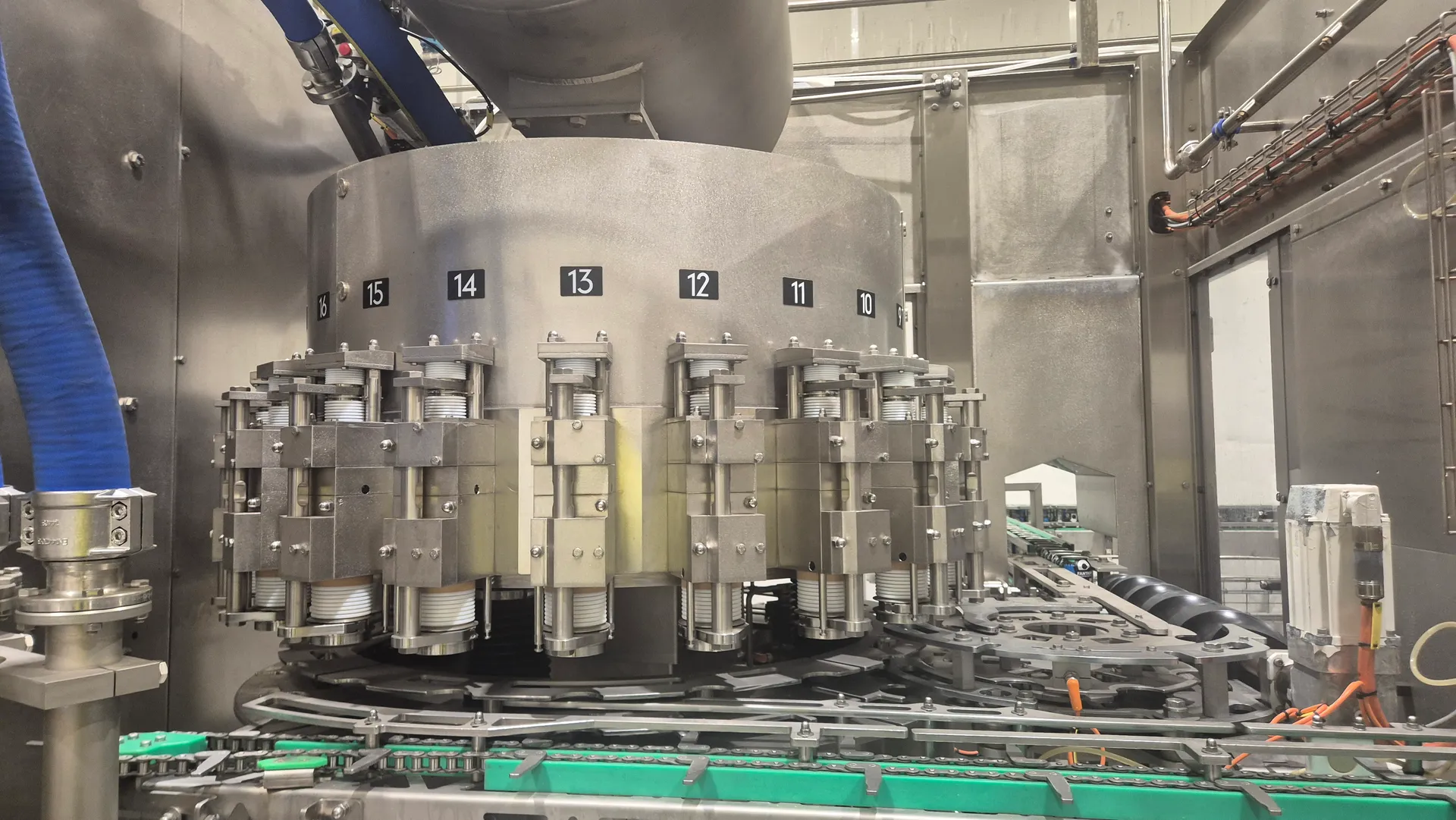 Can filling line for beer and CSD 