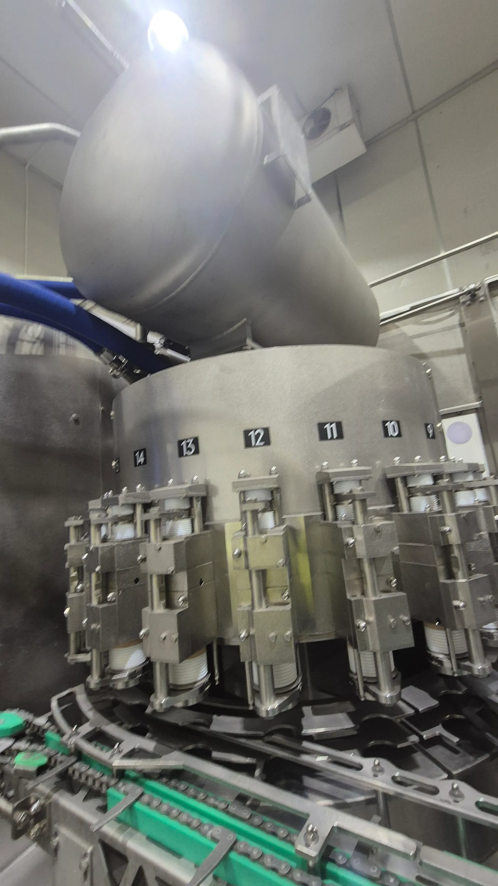 Can filling line for beer and CSD 