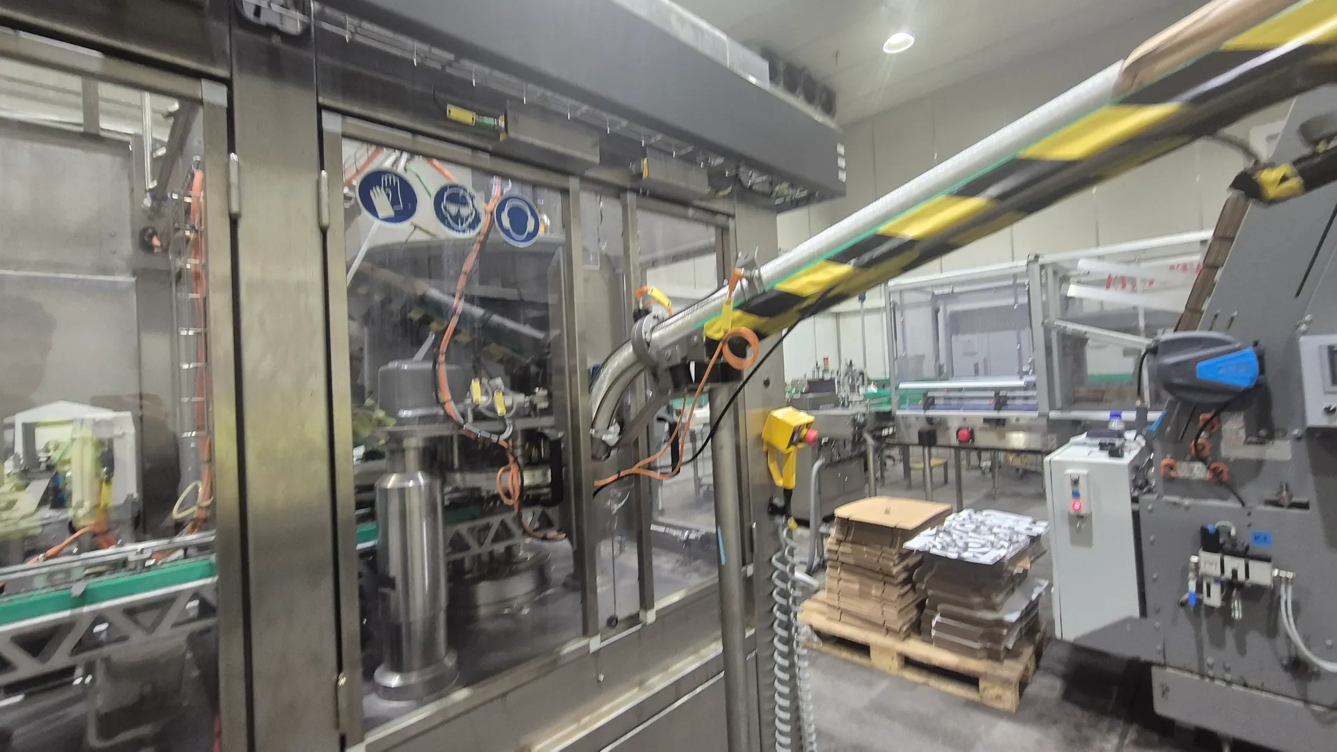 Can filling line for beer and CSD 