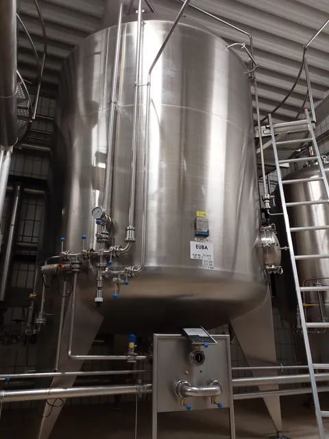 12.890 Liter 2 bar Drucktank Würzesterilisator 2 isoliert