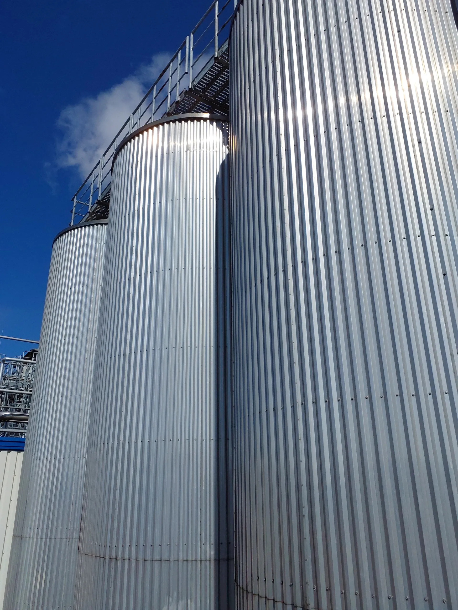 120.000 Liter Gresser 3 bar Drucktank isoliert