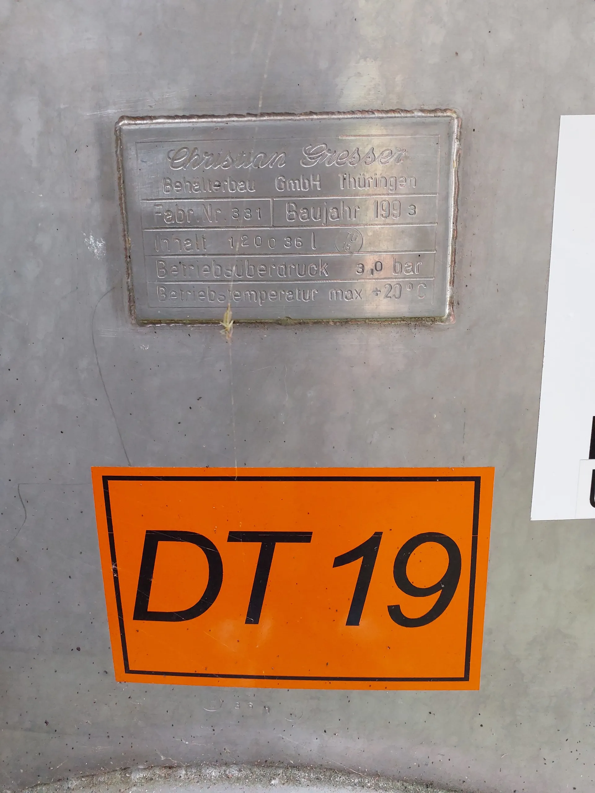 120.000 Liter Gresser 3 bar Drucktank isoliert