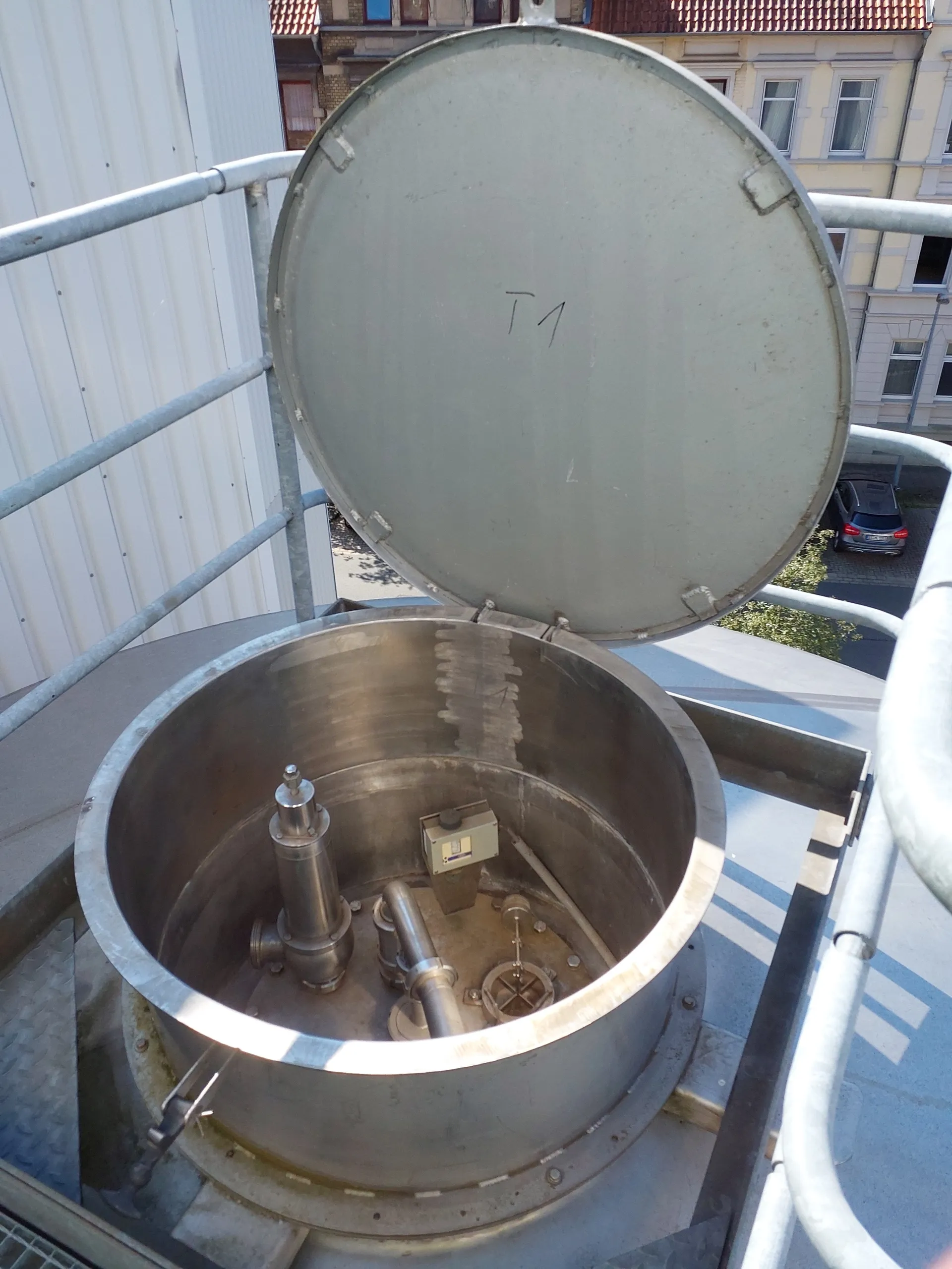 123.600 Liter GROSS Drucktank isoliert