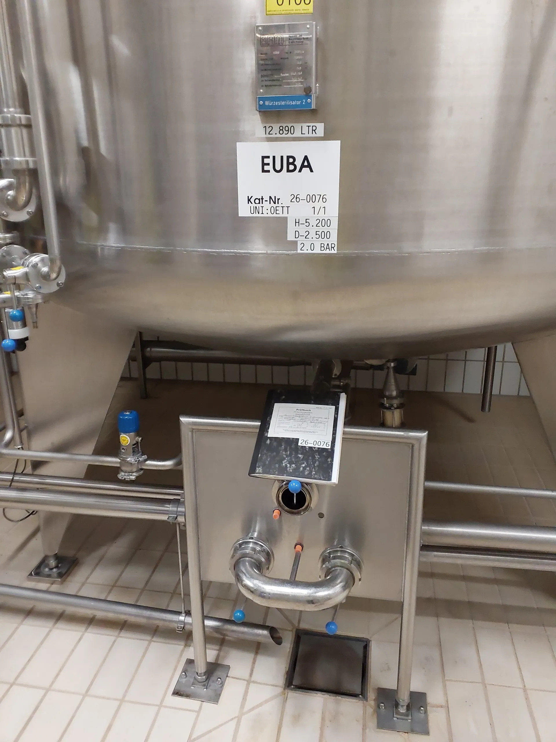 12.890 Liter 2 bar Drucktank Würzesterilisator 2 isoliert