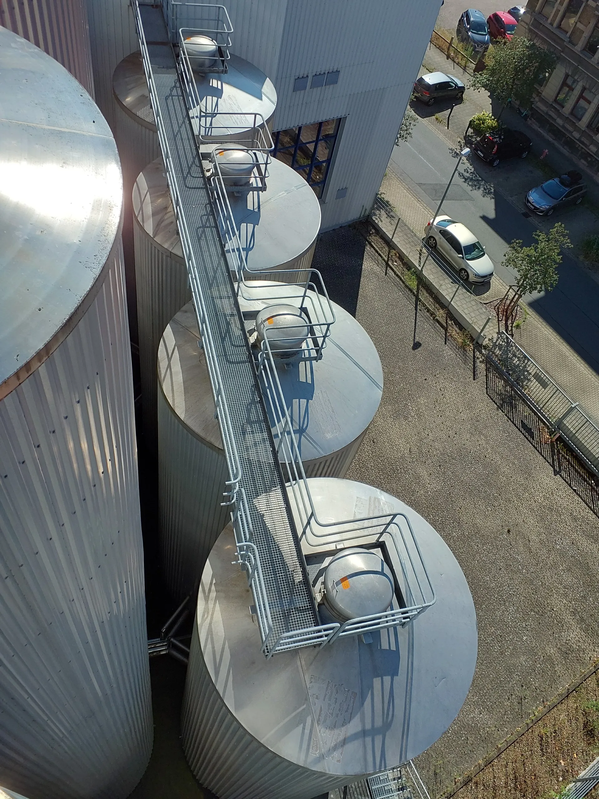 123.600 Liter GROSS Drucktank isoliert