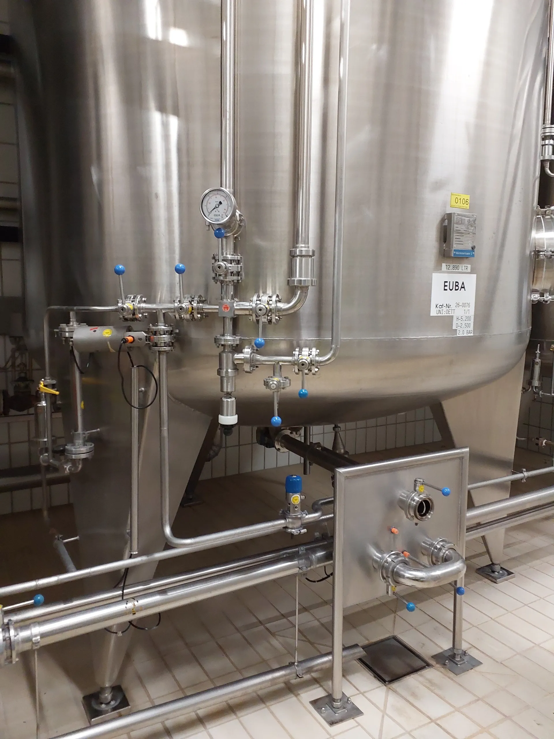 12.890 Liter 2 bar Drucktank Würzesterilisator 2 isoliert