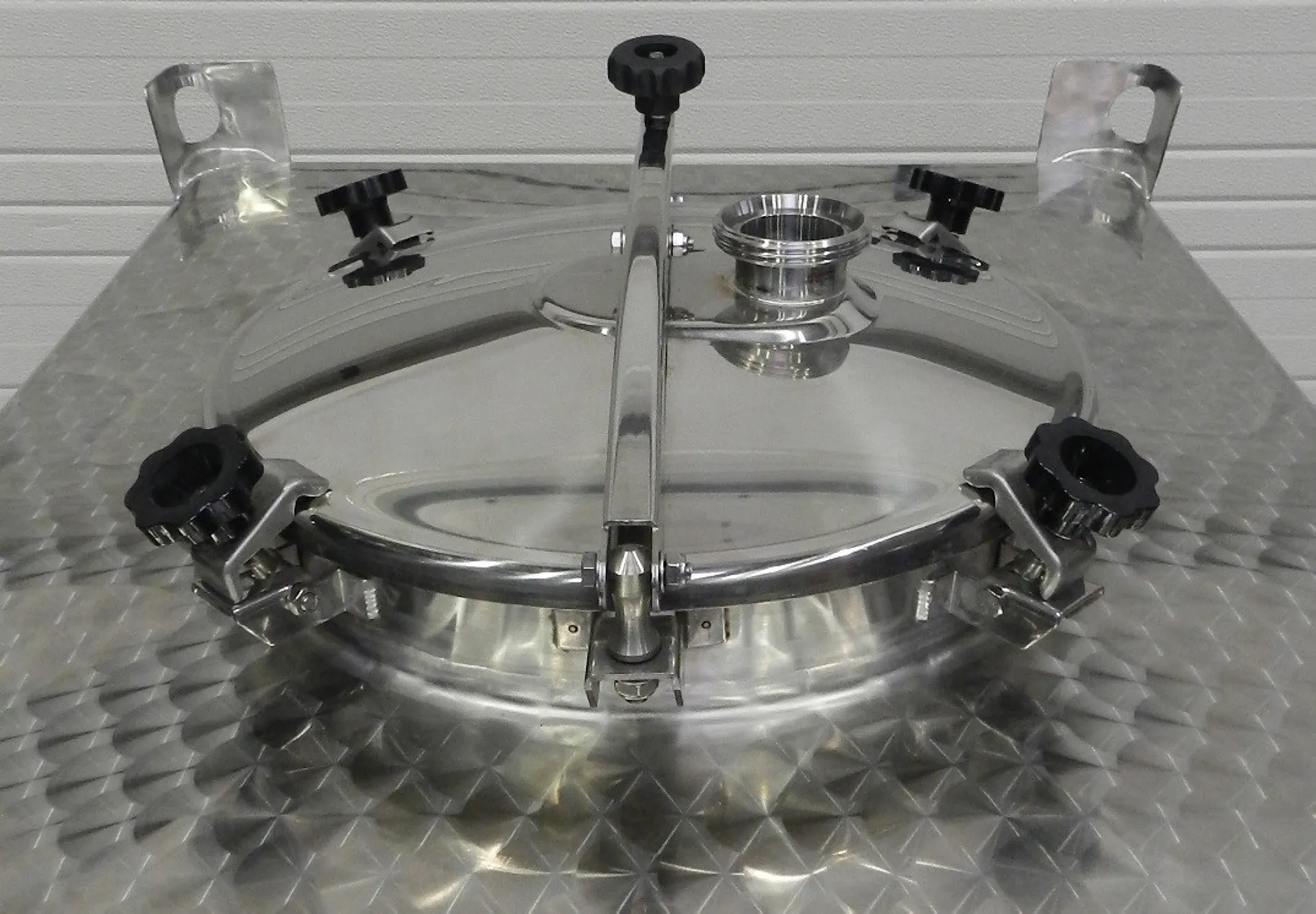 Edelstahltank 750 Liter  aus V2A 