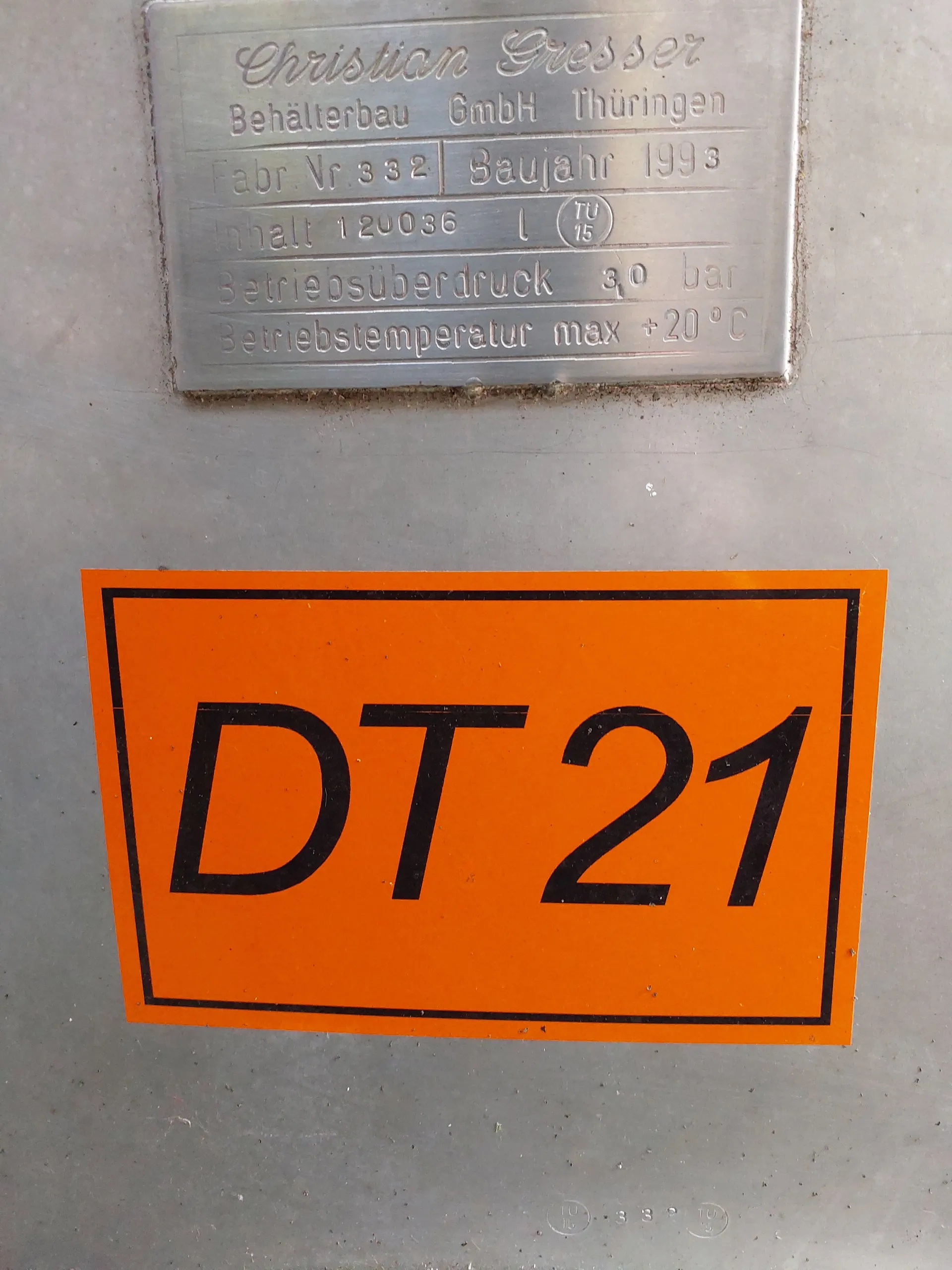 120.000 Liter Gresser 3 bar Drucktank isoliert