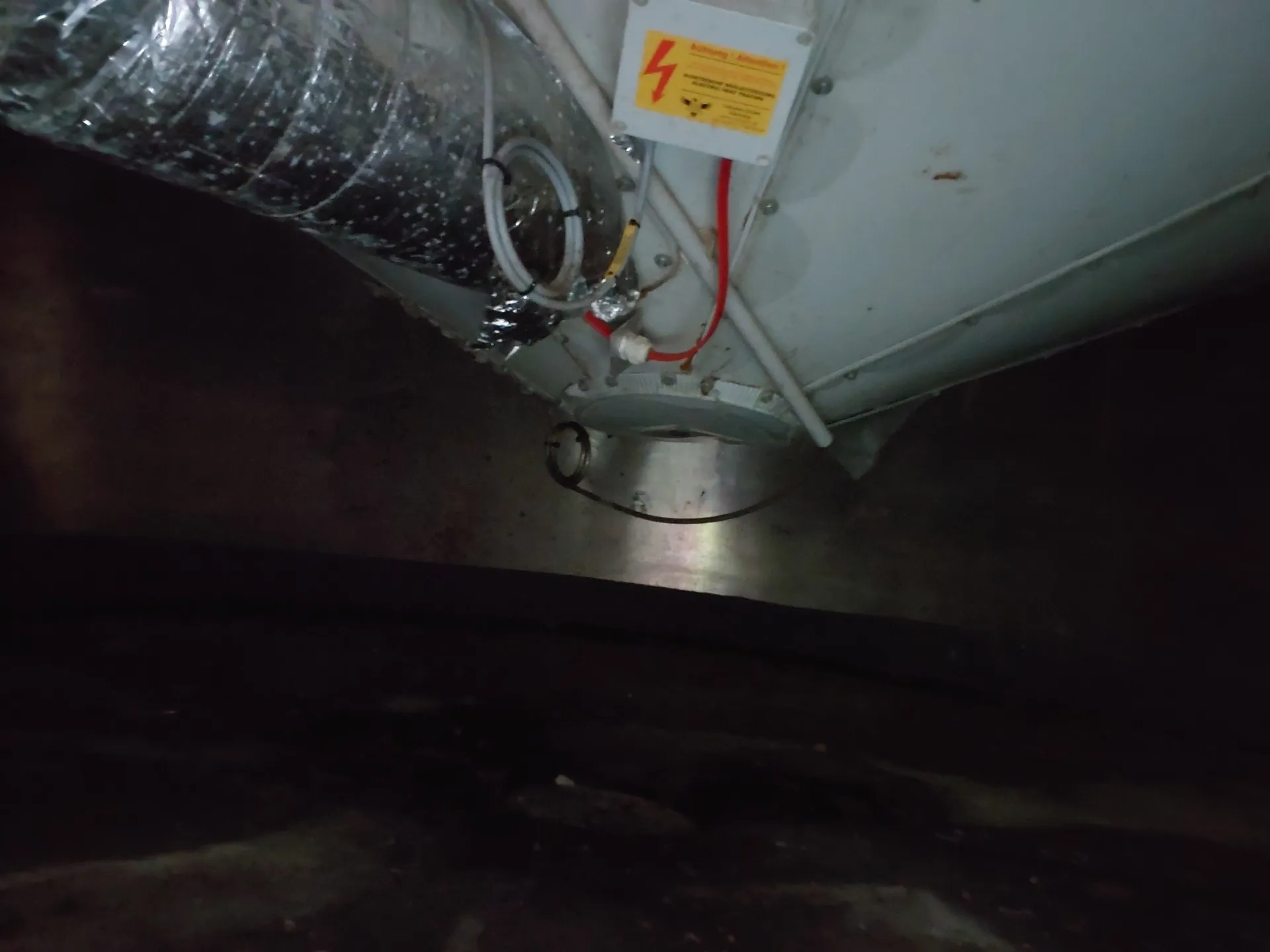 120.000 Liter Gresser 3 bar Drucktank isoliert