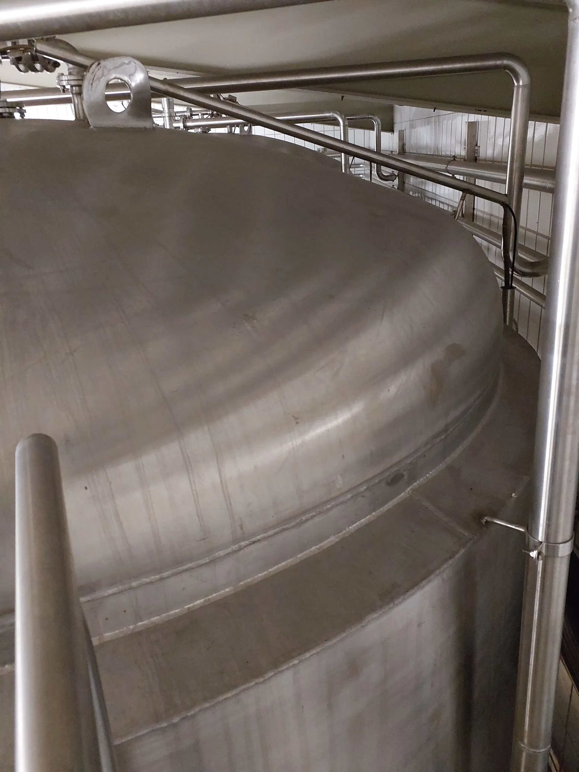 12.890 Liter 2 bar Drucktank Würzesterilisator 2 isoliert