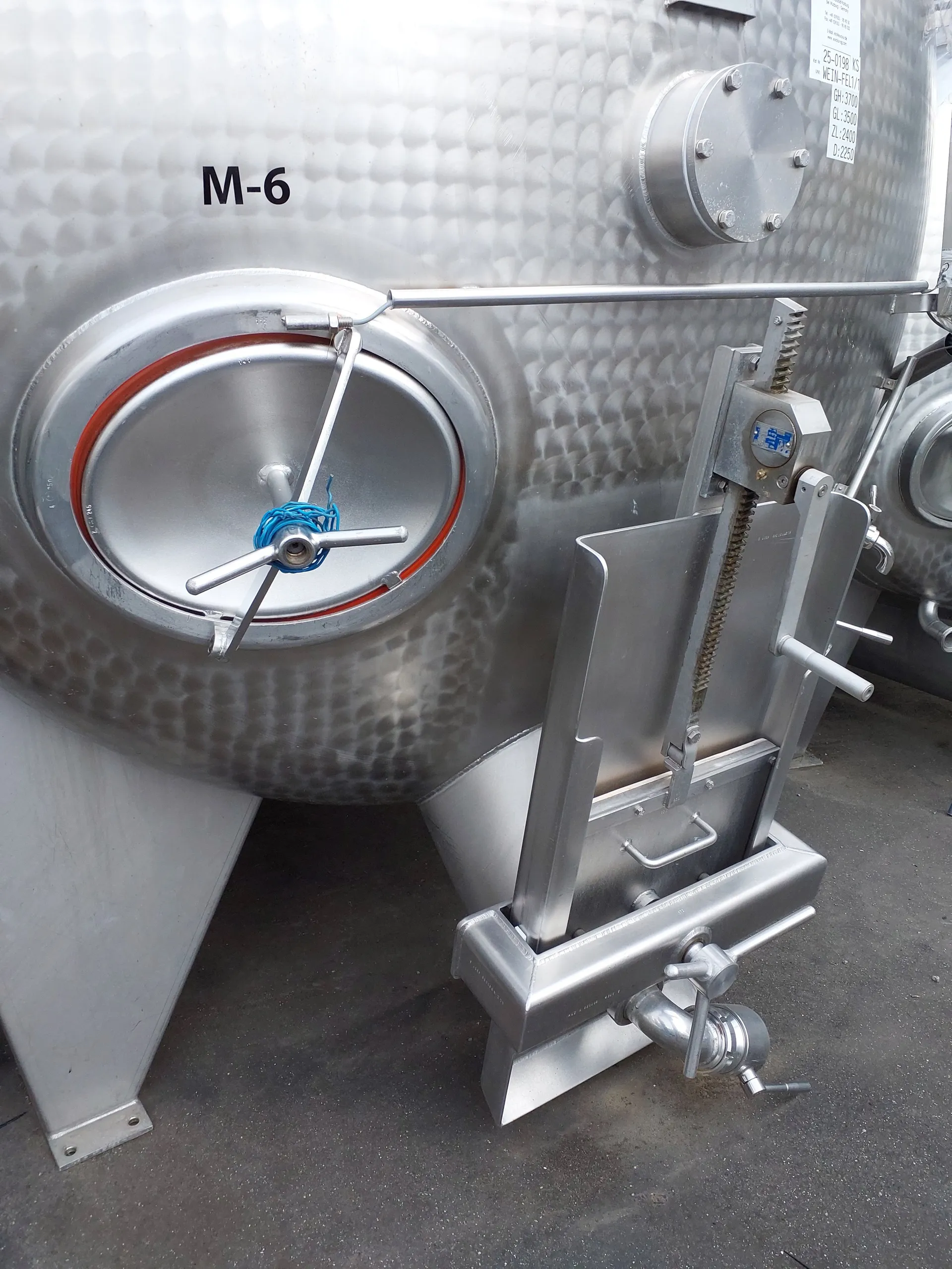 12.500 Liter Maischebehälter mit Kühlschlangen