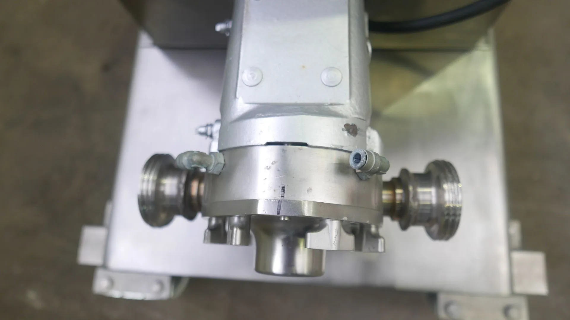 Centrifugal pump  Capacity: 2,1 m3/h 