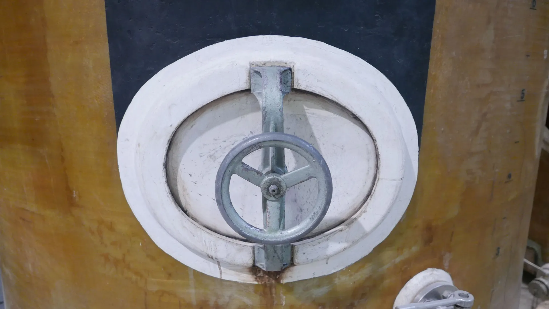 GFK Lagertank 30.000 Liter Inhalt rund mit Flachboden