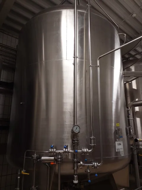 12.890 Liter 2 bar Drucktank Würzesterilisator 1 isoliert
