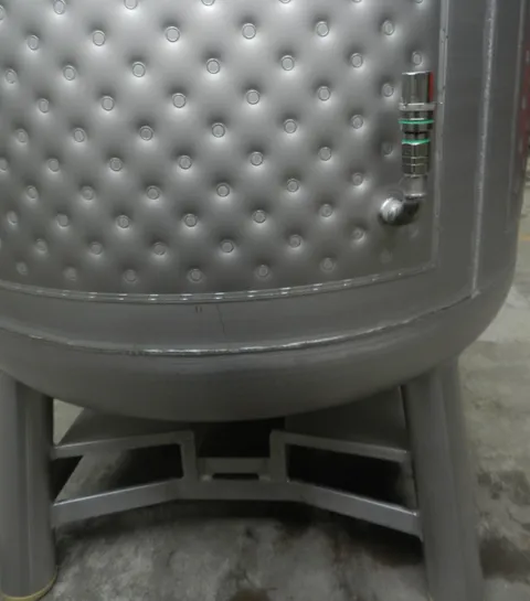 Sektdrucktank/ Lagertanks/ Drucktank 1125 Liter  mit Kühlmantel rund stehend aus V2A  +7,0 bar
