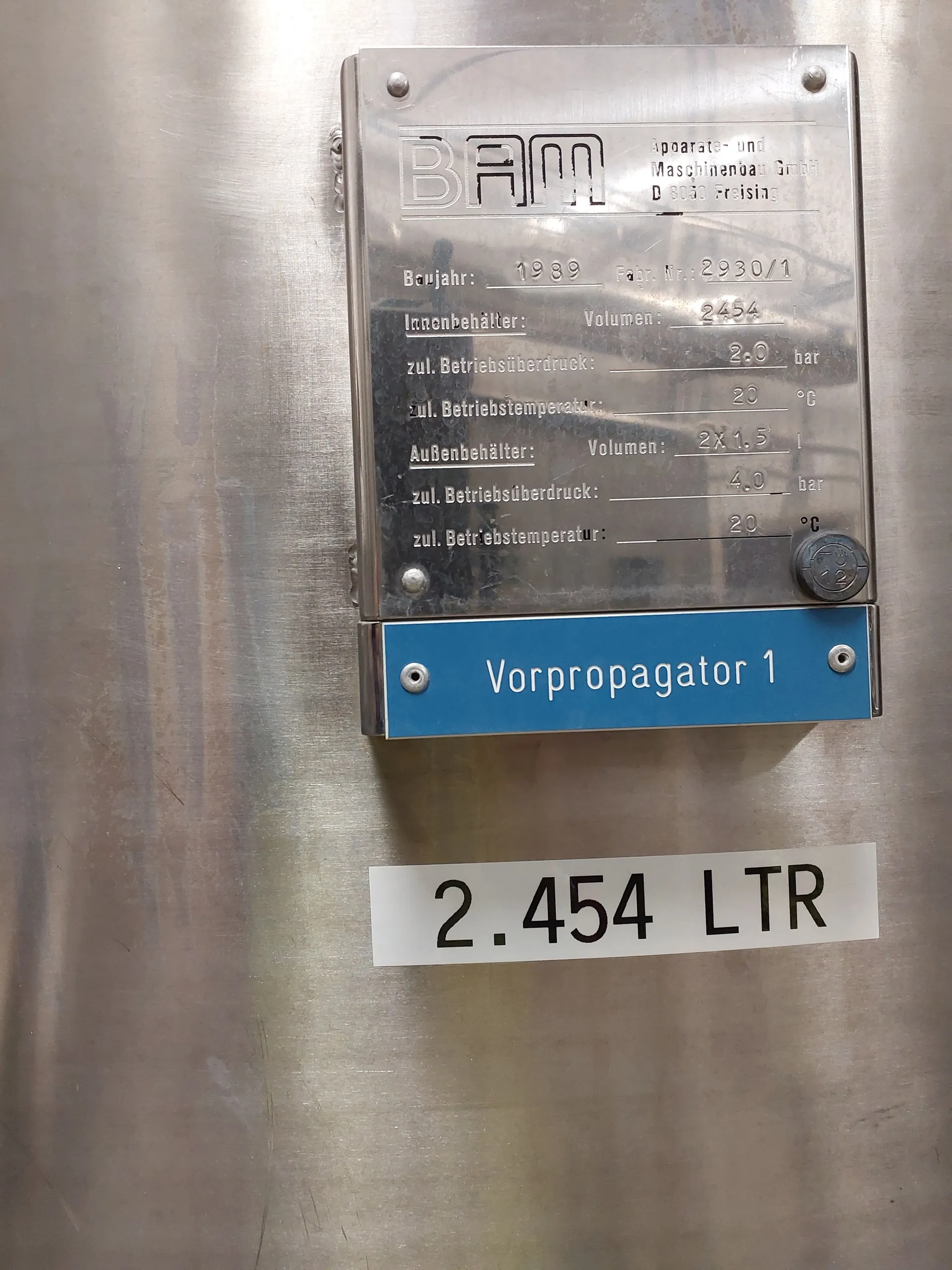 2.454 Liter 2 bar Drucktank Vorpropagator 1 isoliert