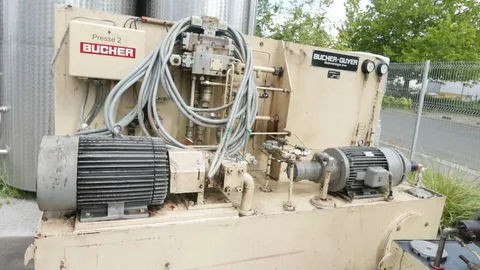 BUCHER HYDRAULIK PRESSE GUYER HP 5000