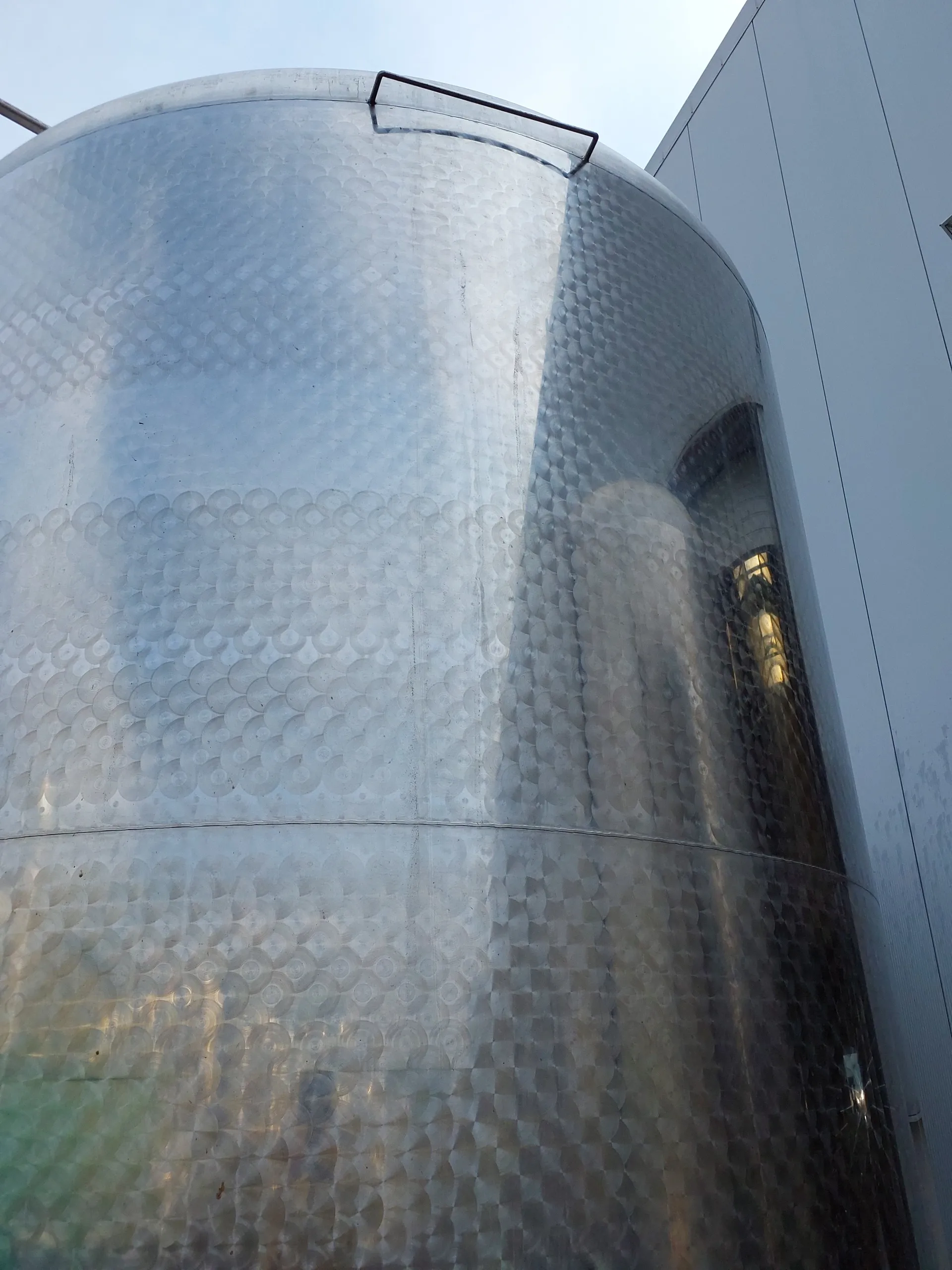 15.500 Liter Möschle Weintank, Lagertank mit Kühlmantel isoliert mit Rührwerk