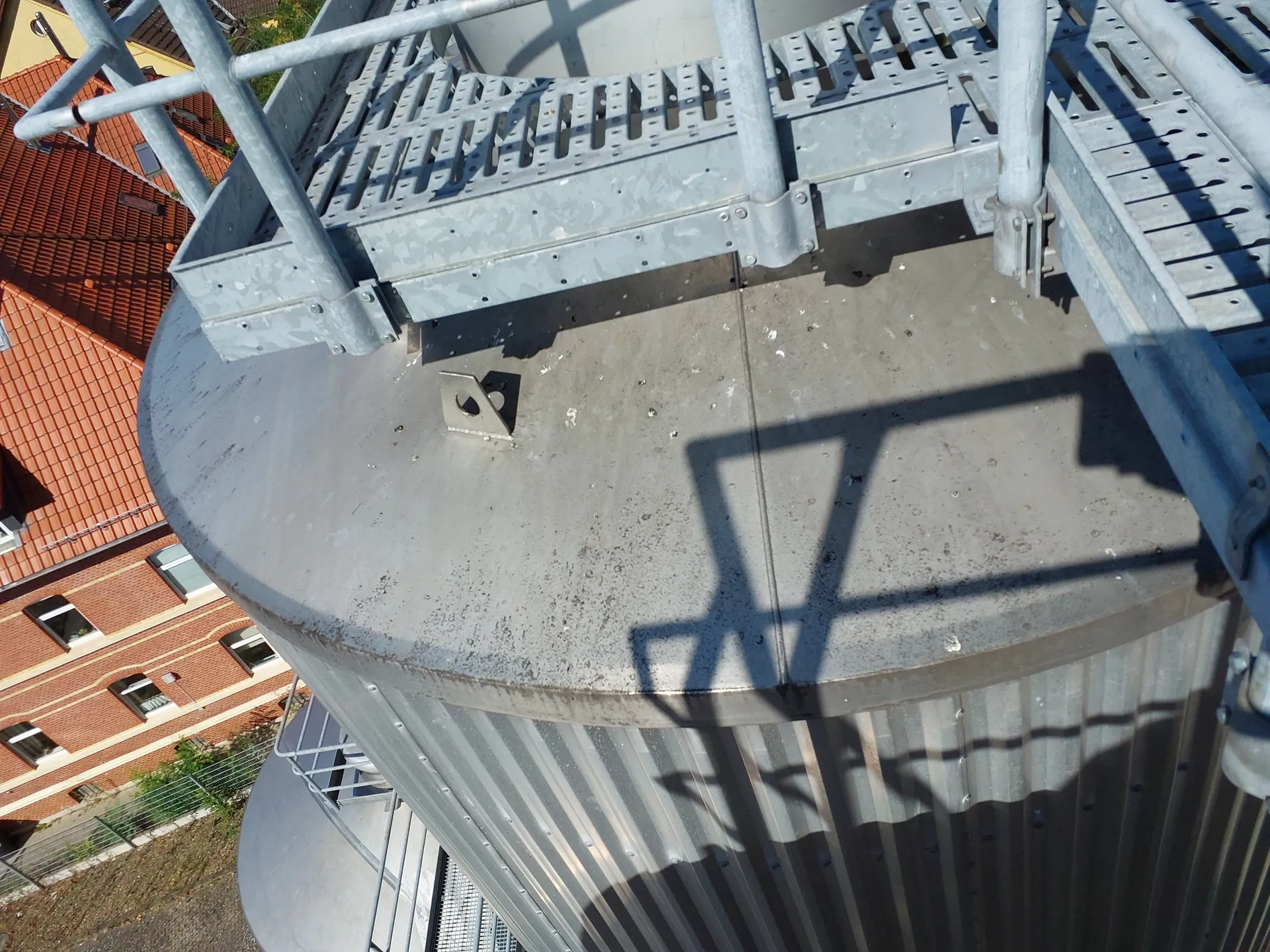120.000 Liter Gresser 3 bar Drucktank isoliert