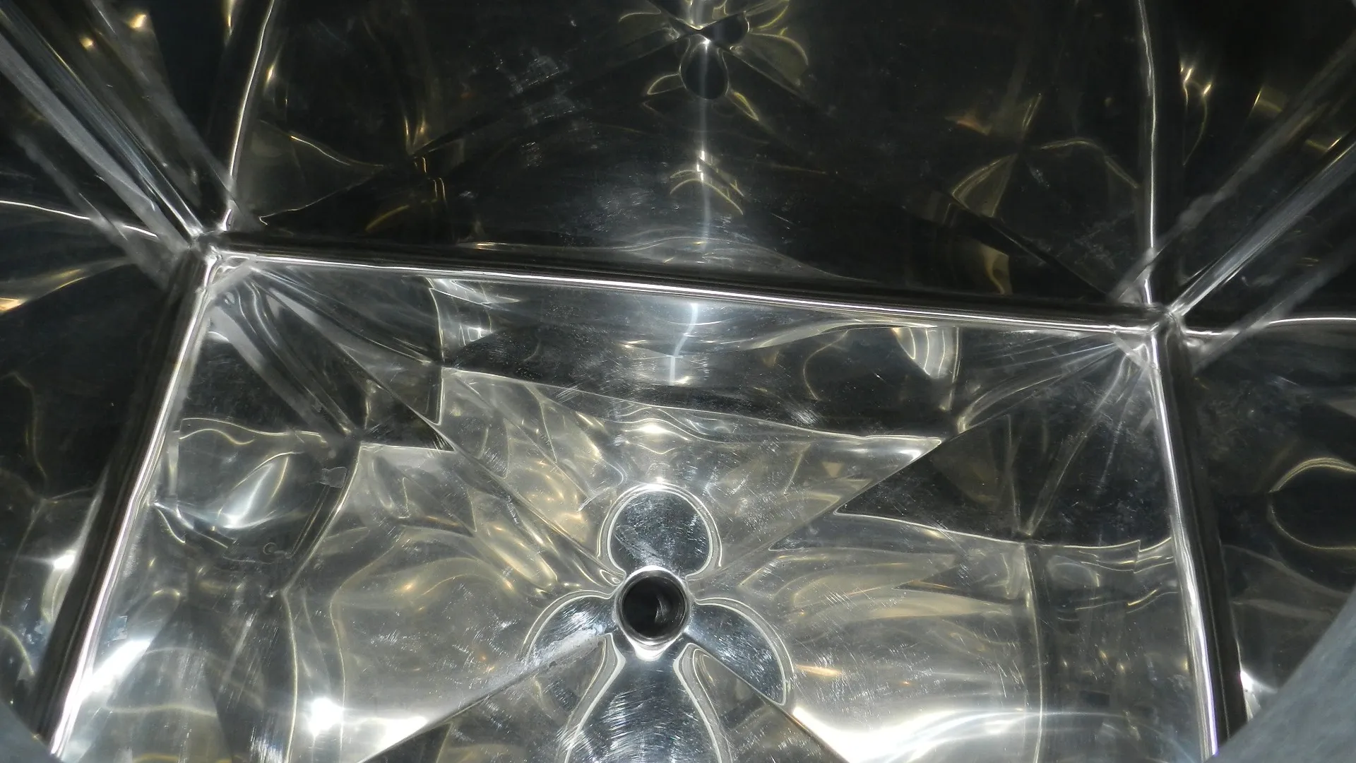 Edelstahltank 750 Liter  aus V2A 
