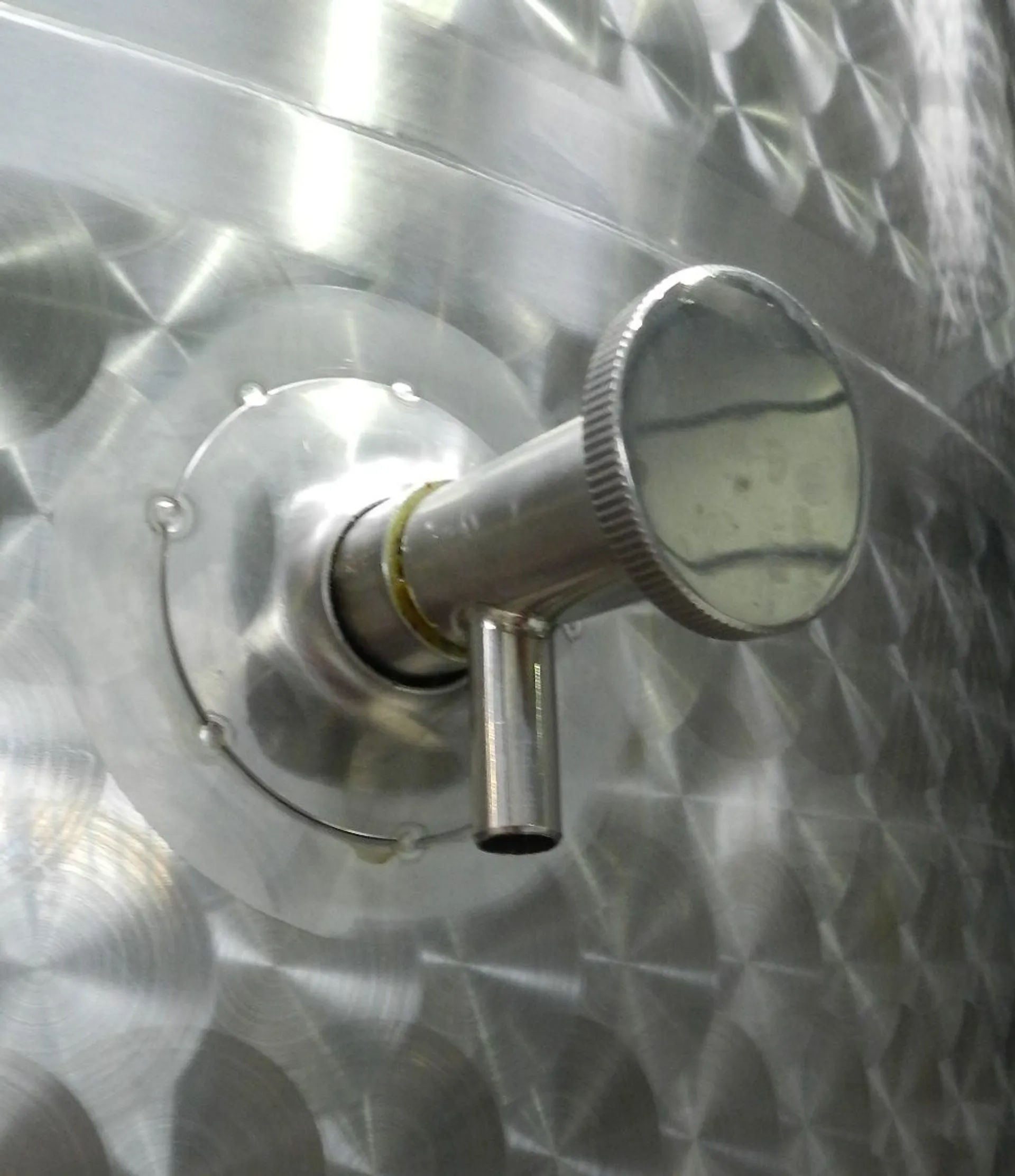 Milchtank 2000 Liter aus V2A mit Rührwerk
