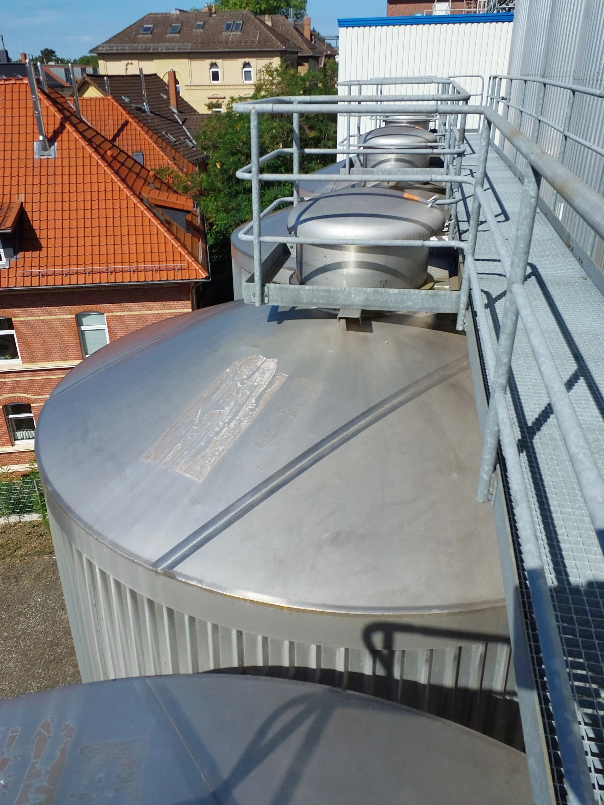 123.600 Liter GROSS Drucktank isoliert