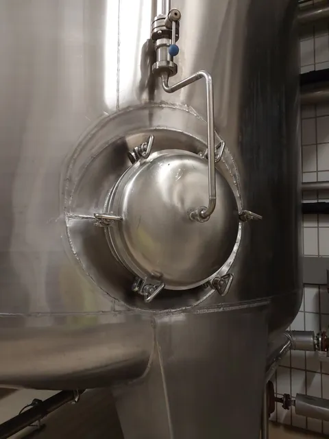 12.890 Liter 2 bar Drucktank Würzesterilisator 1 isoliert