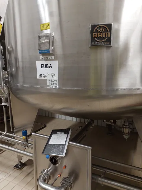 12.890 Liter 2 bar Drucktank Würzesterilisator 1 isoliert