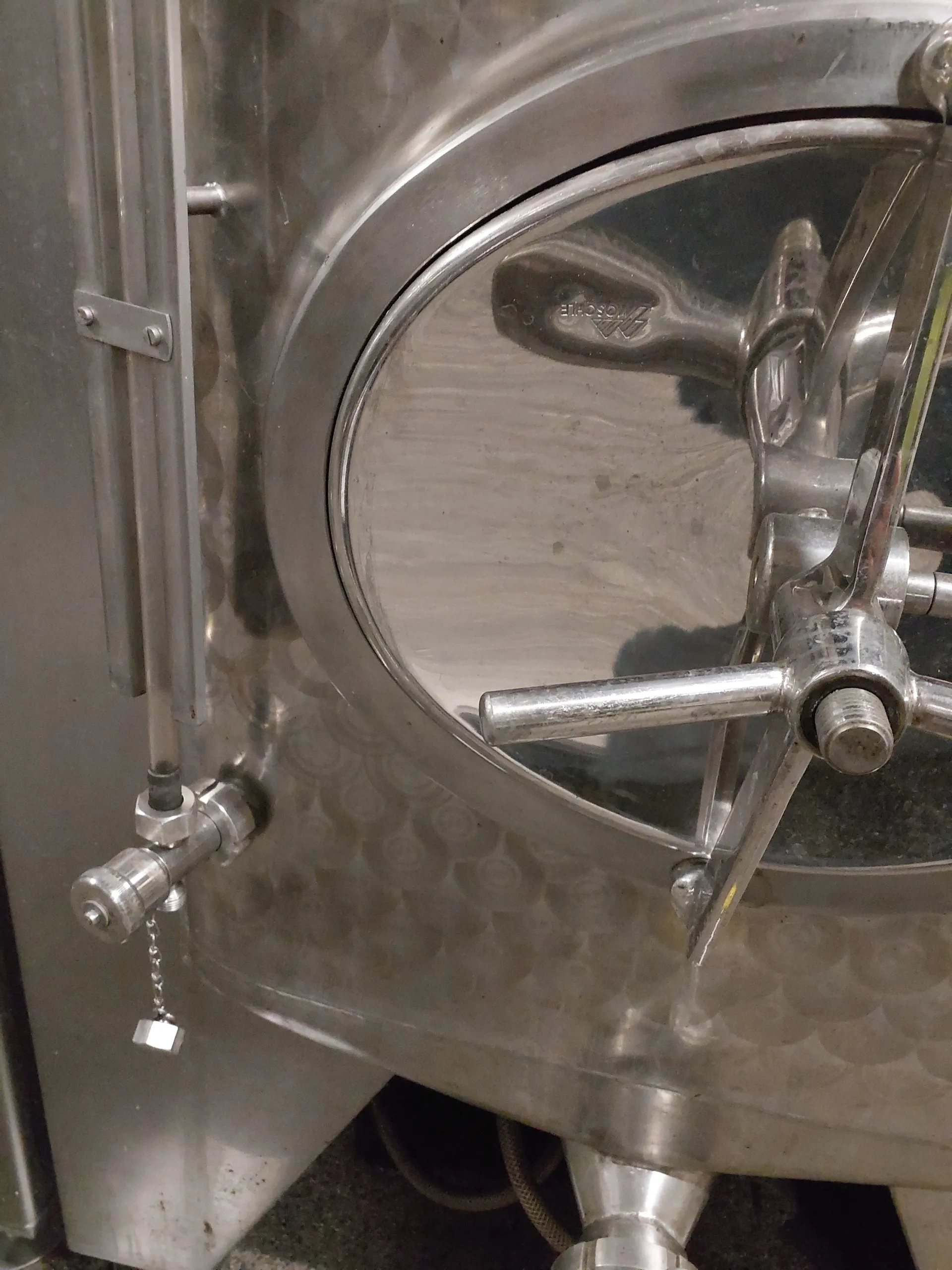 3.500 Liter  Weintank/ Lagertank Möschle,  kubisch mit Kühlmantel