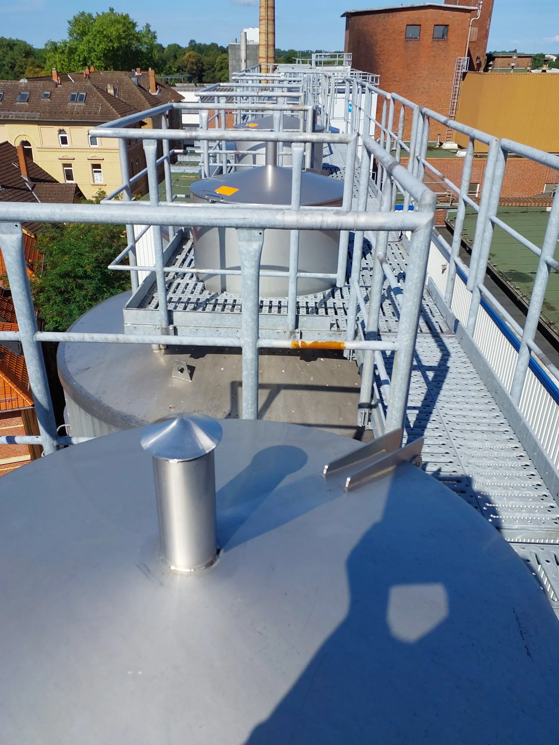120.000 Liter Gresser 3 bar Drucktank isoliert