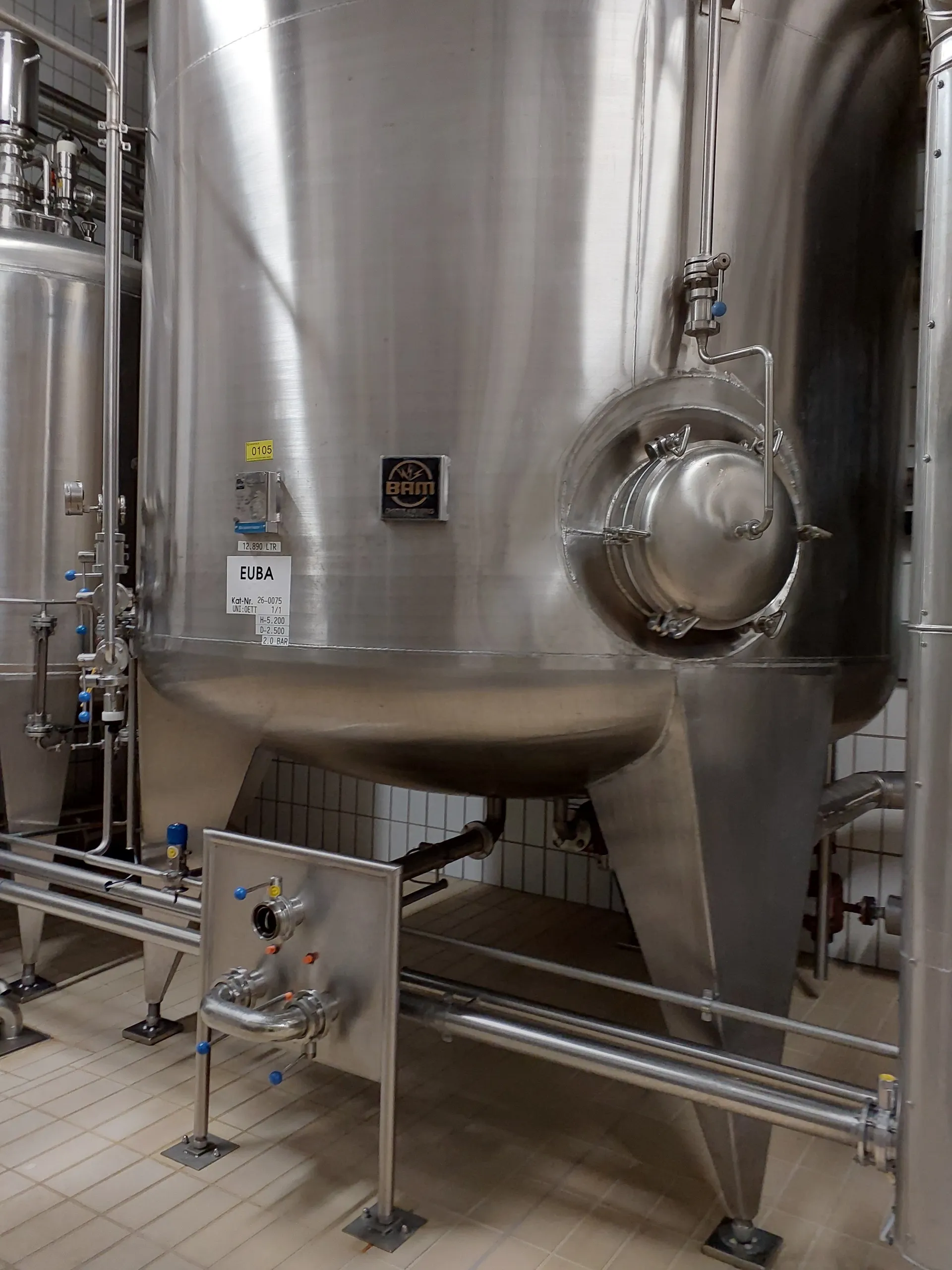 12.890 Liter 2 bar Drucktank Würzesterilisator 1 isoliert