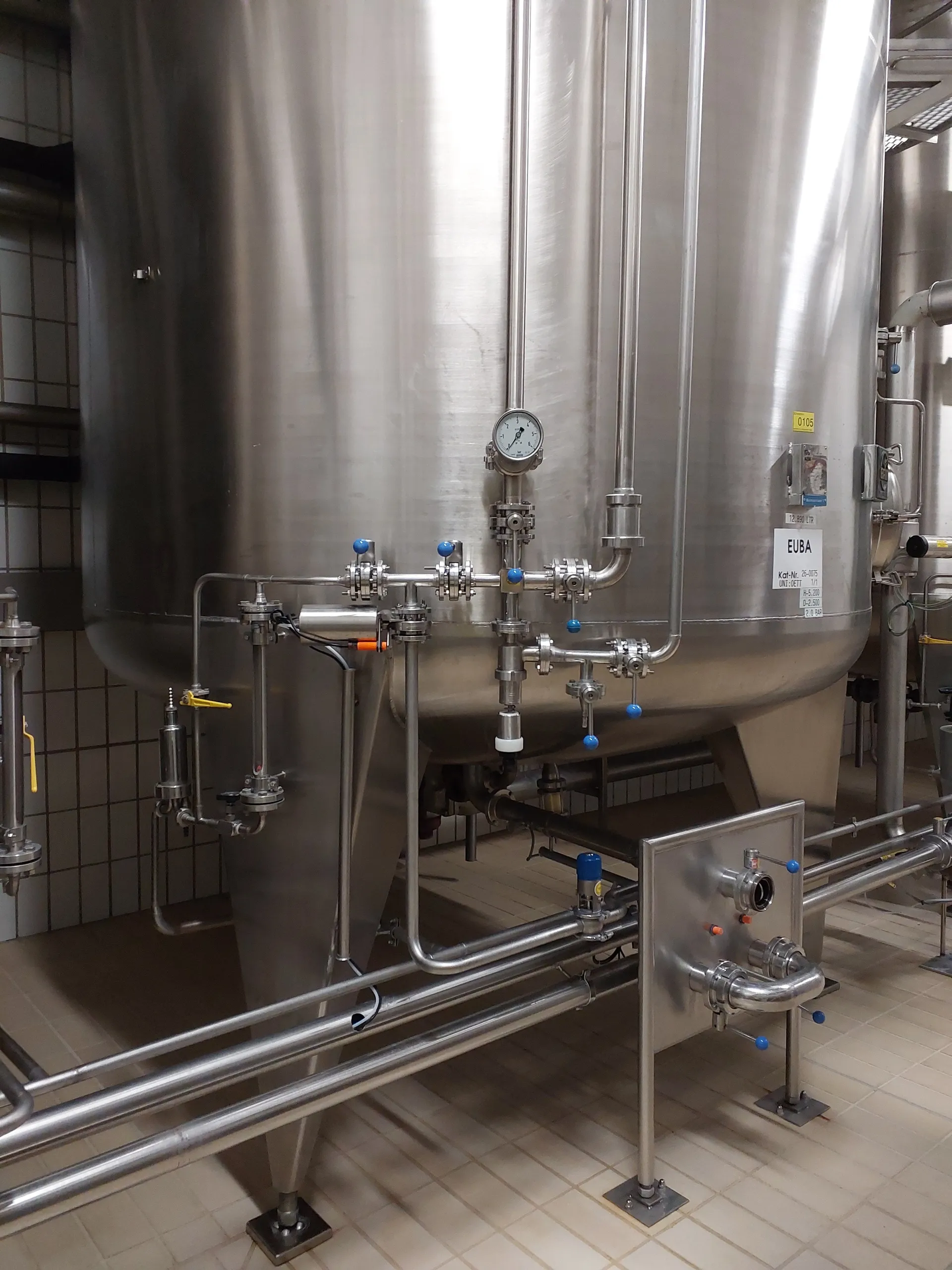 12.890 Liter 2 bar Drucktank Würzesterilisator 1 isoliert