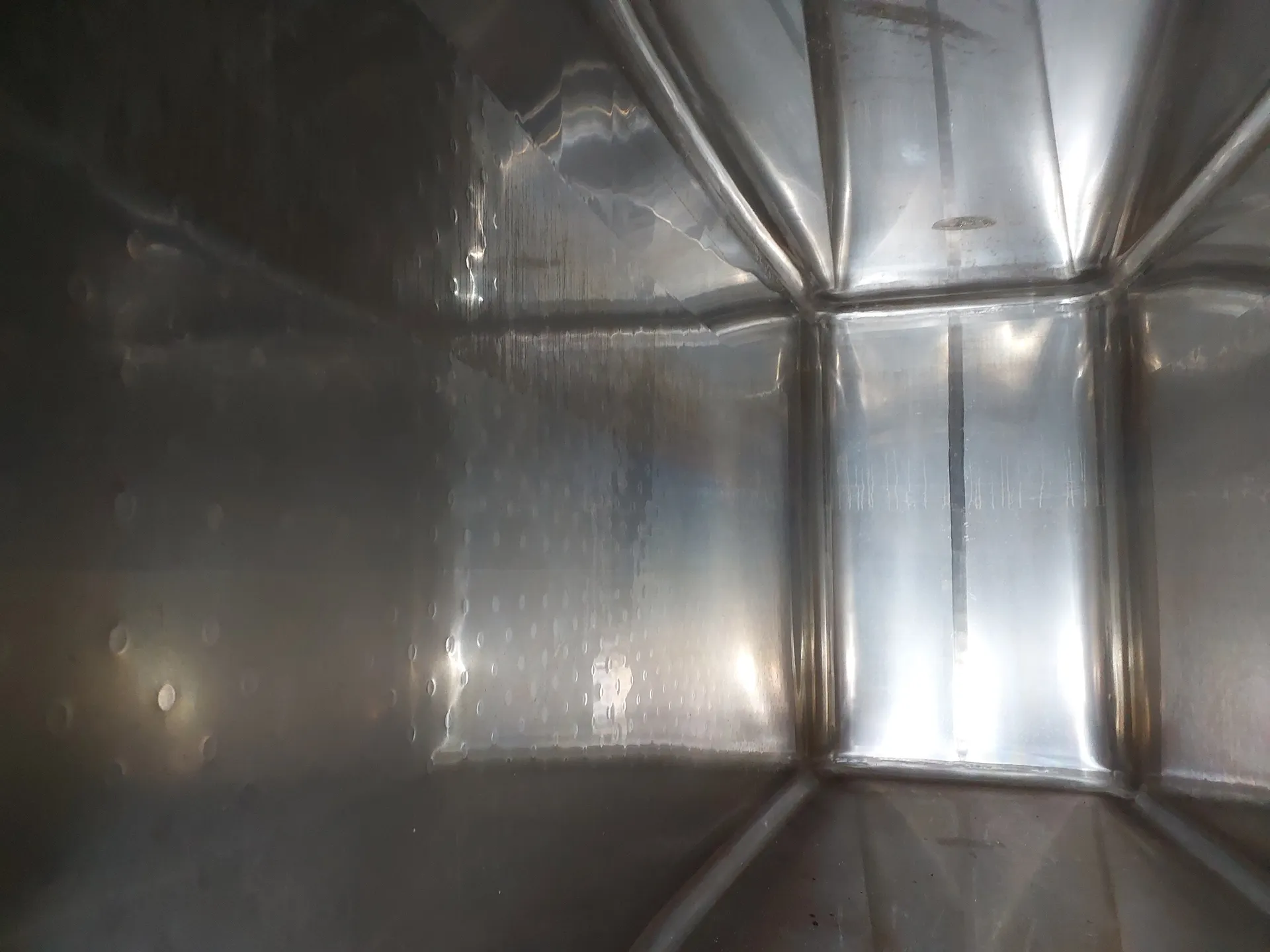 3.500 Liter  Weintank/ Lagertank Möschle,  kubisch mit Kühlmantel