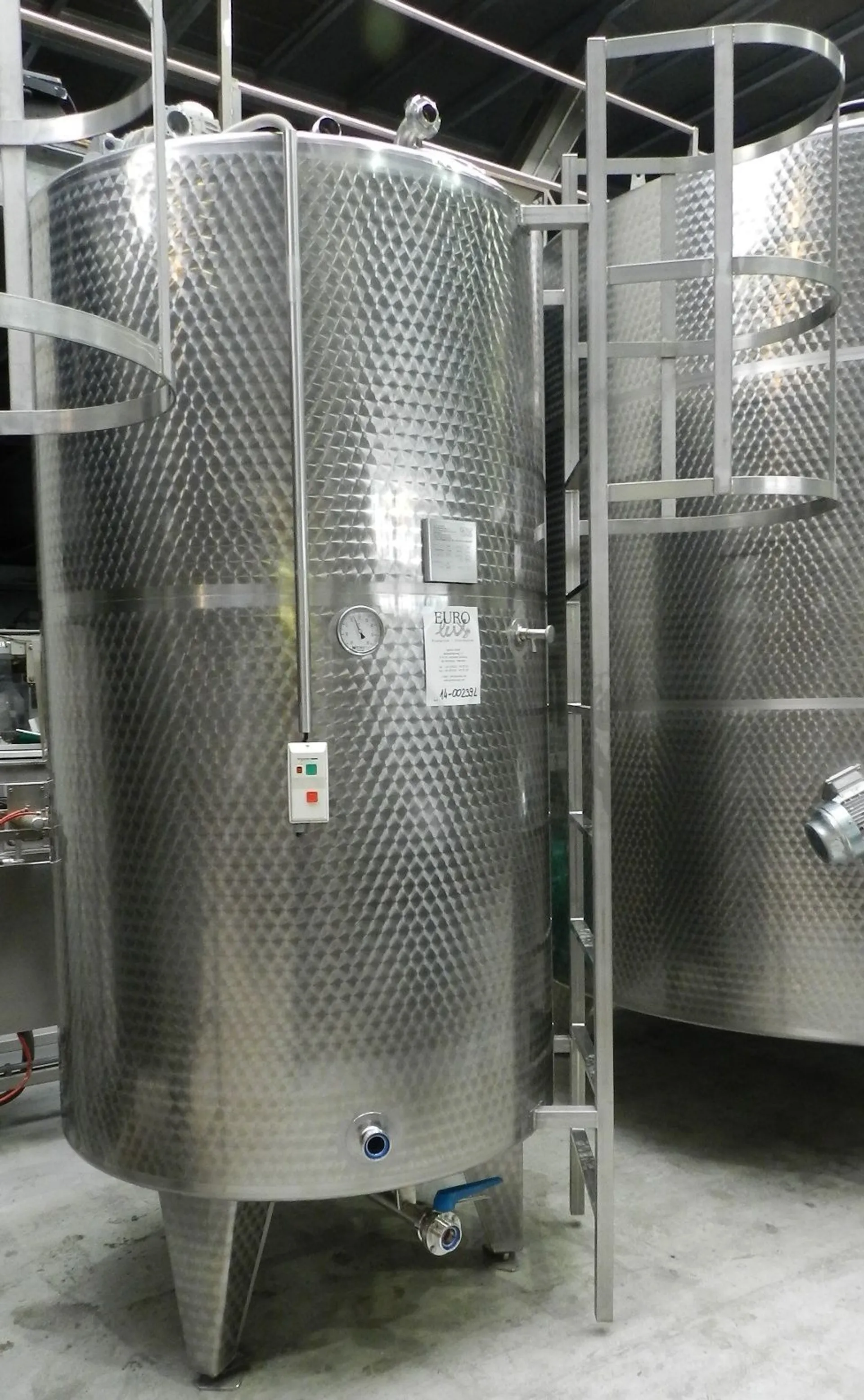 Milchtank 2000 Liter aus V2A mit Rührwerk