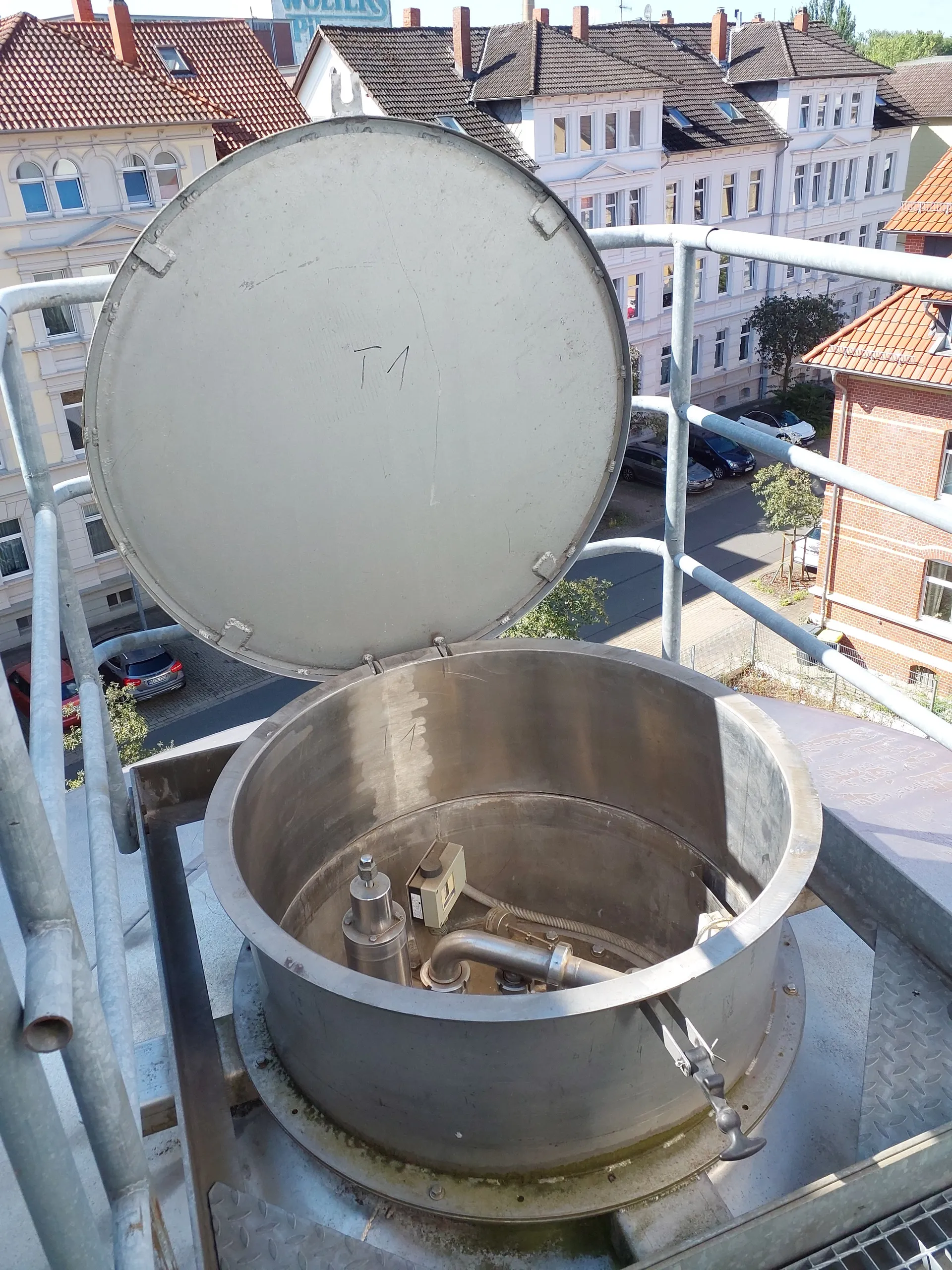 123.600 Liter GROSS Drucktank isoliert