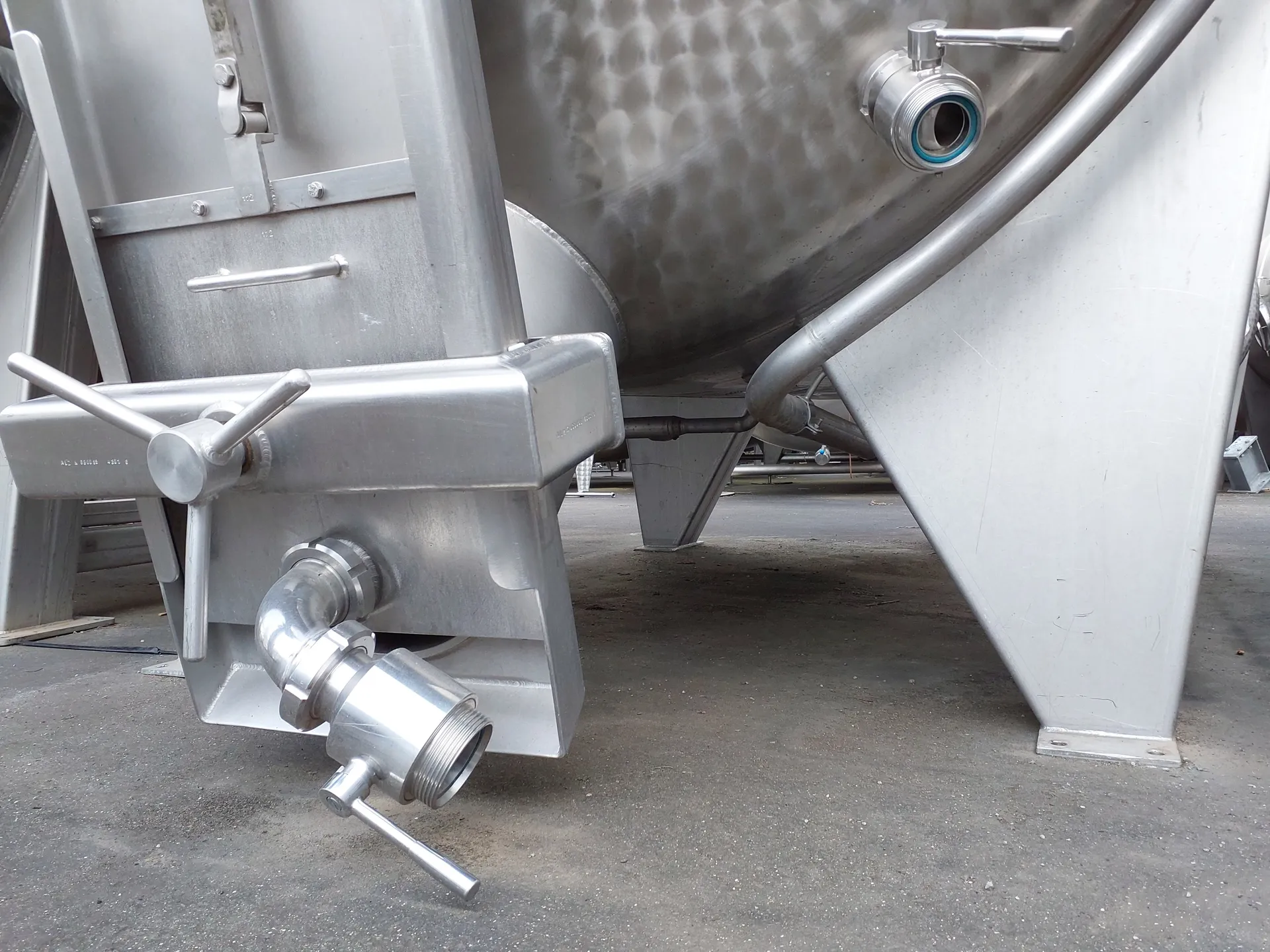 12.500 Liter Maischebehälter mit Kühlschlangen