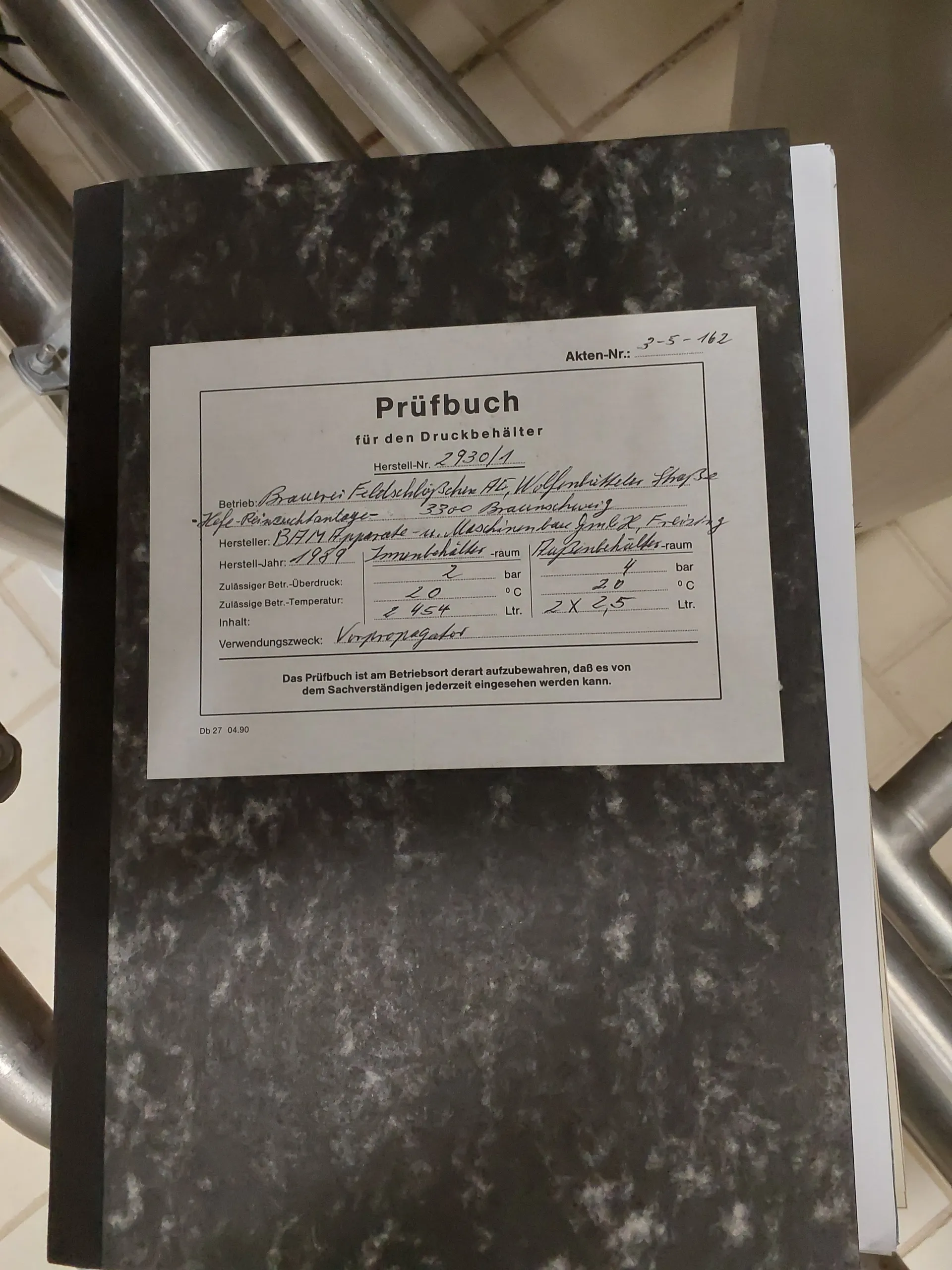 2.454 Liter 2 bar Drucktank Vorpropagator 1 isoliert