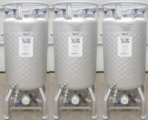 200 Liter Eurolux Biertank/ Lagertanks/ Drucktank mit Kühlmantel, rund, stehend aus V2A, Betriebsdruck: +2,0 bar