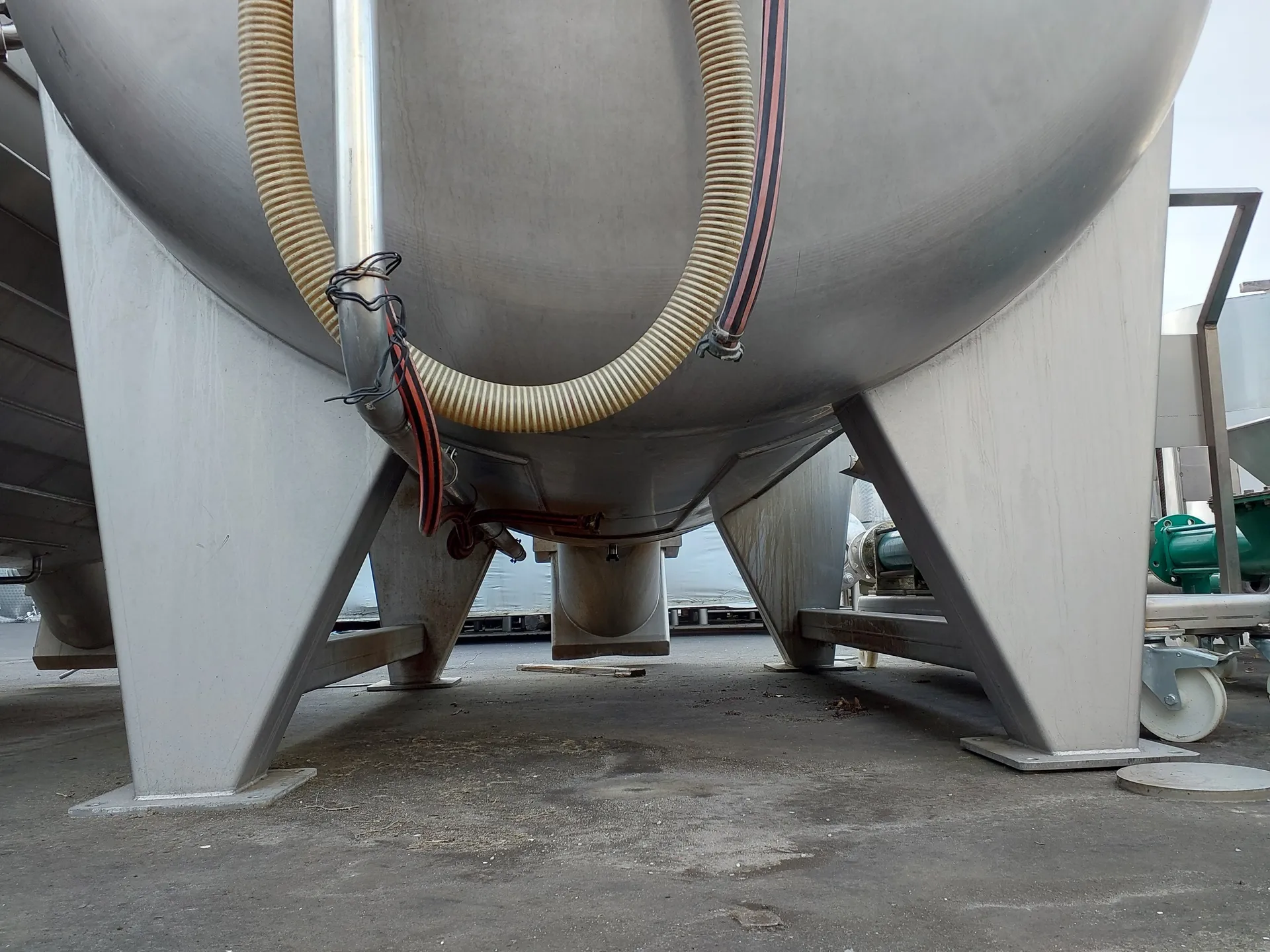 10.500 Liter Maischebehälter mit Kühlschlangen