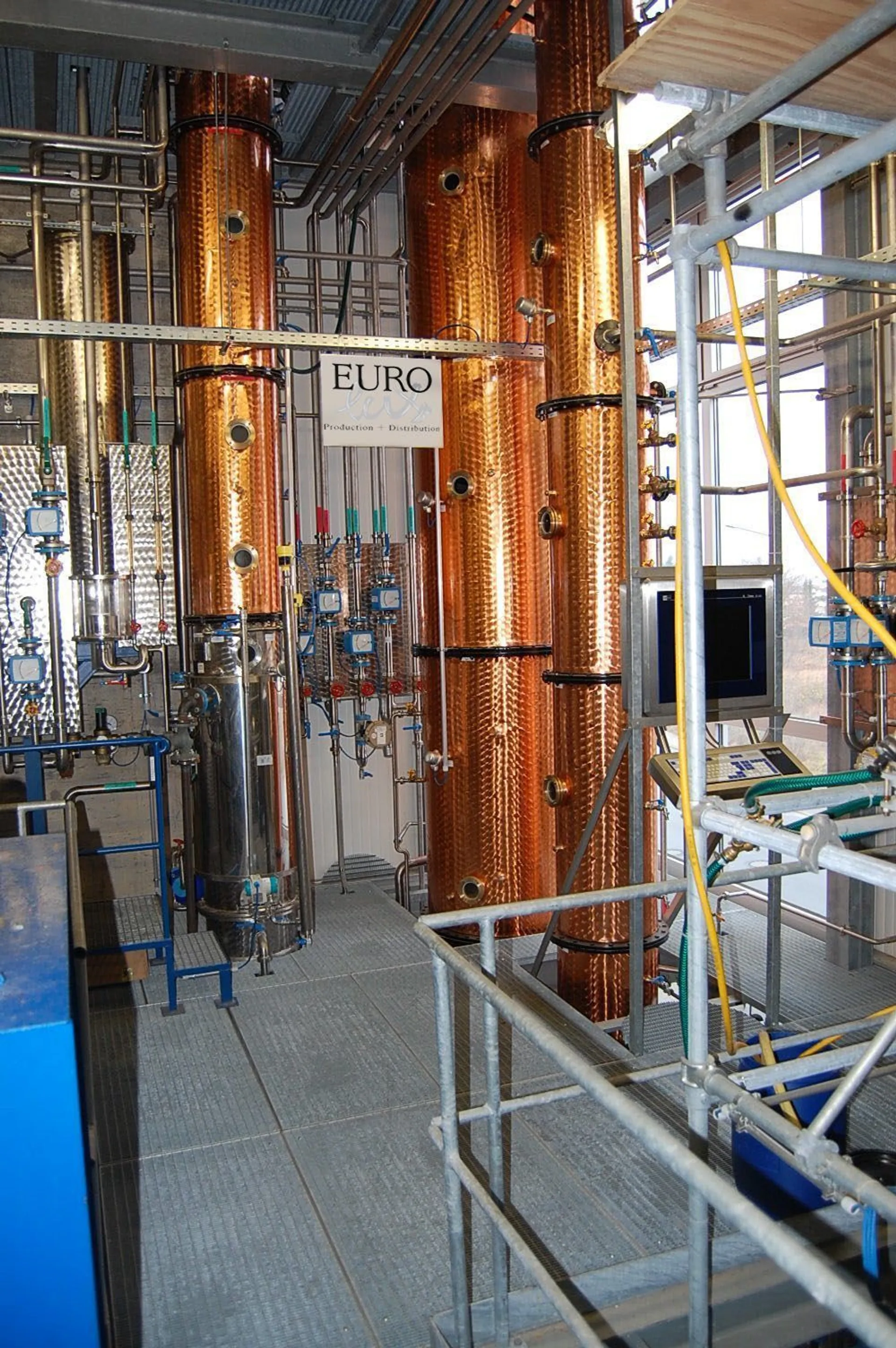 Distillation 15.000 liters/24 hours 96,3 Vol%