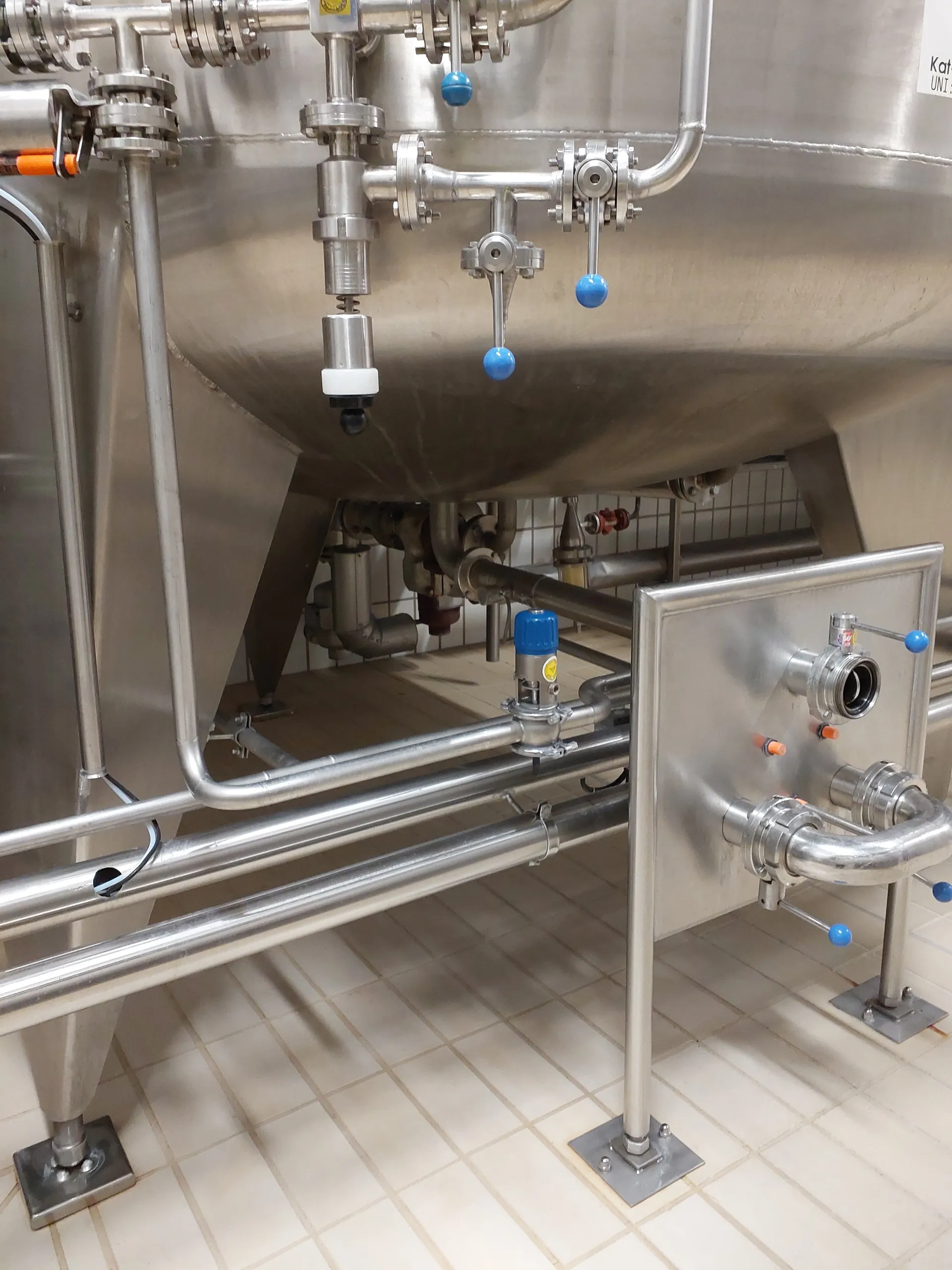 12.890 Liter 2 bar Drucktank Würzesterilisator 1 isoliert