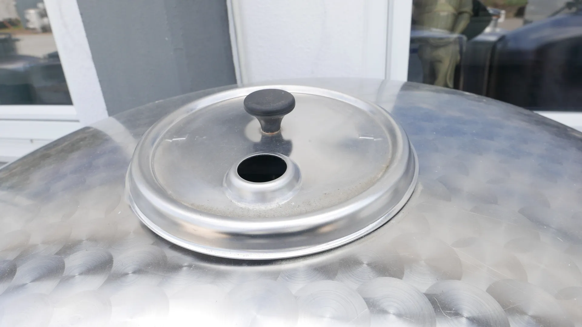 25-0038 625 Liter Weintank