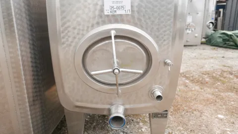 25-007 Weintank 800 Liter