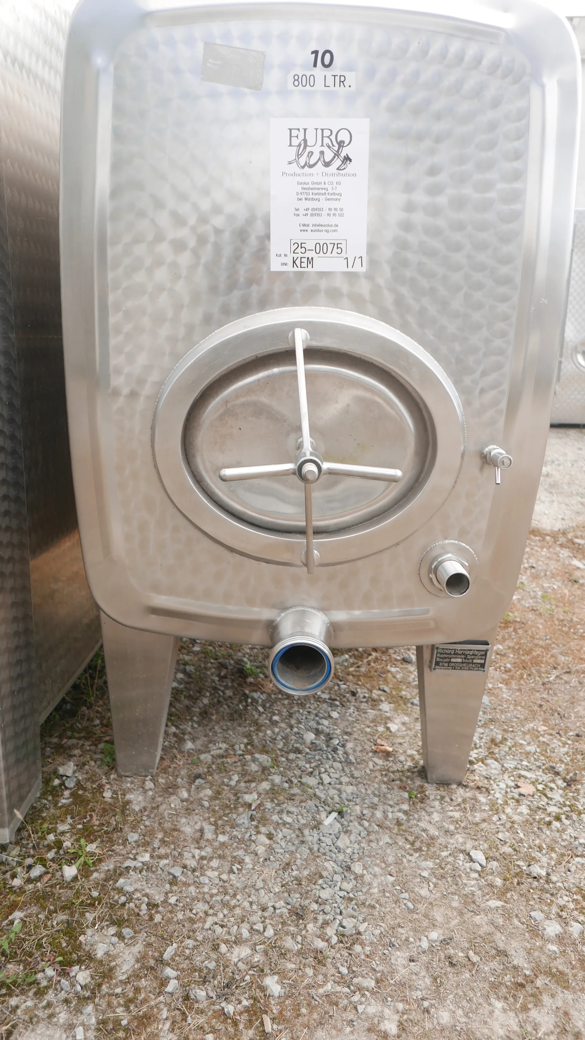 25-007 Weintank 800 Liter
