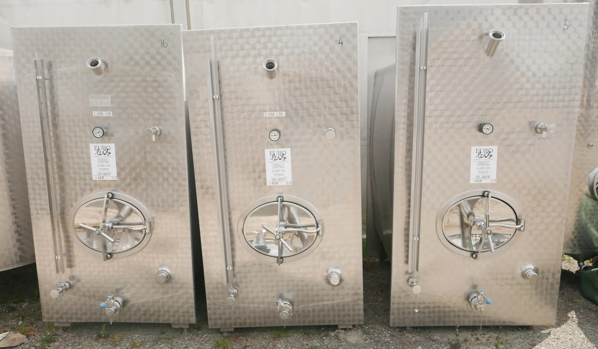 25-0077 Weintank 1.500 Liter